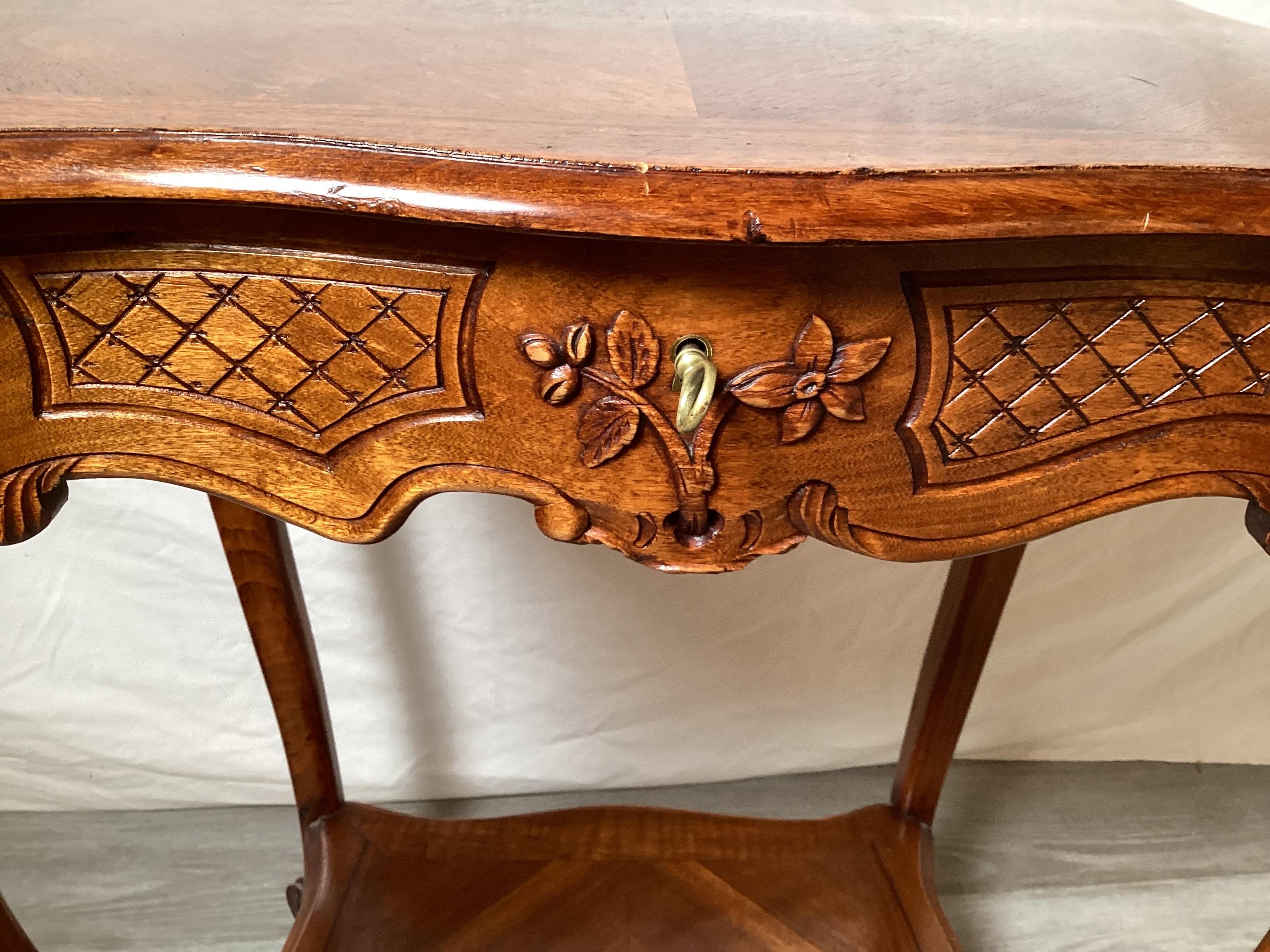 Early 20th Century Hand Carved French Style Walnut Stand For Sale 3