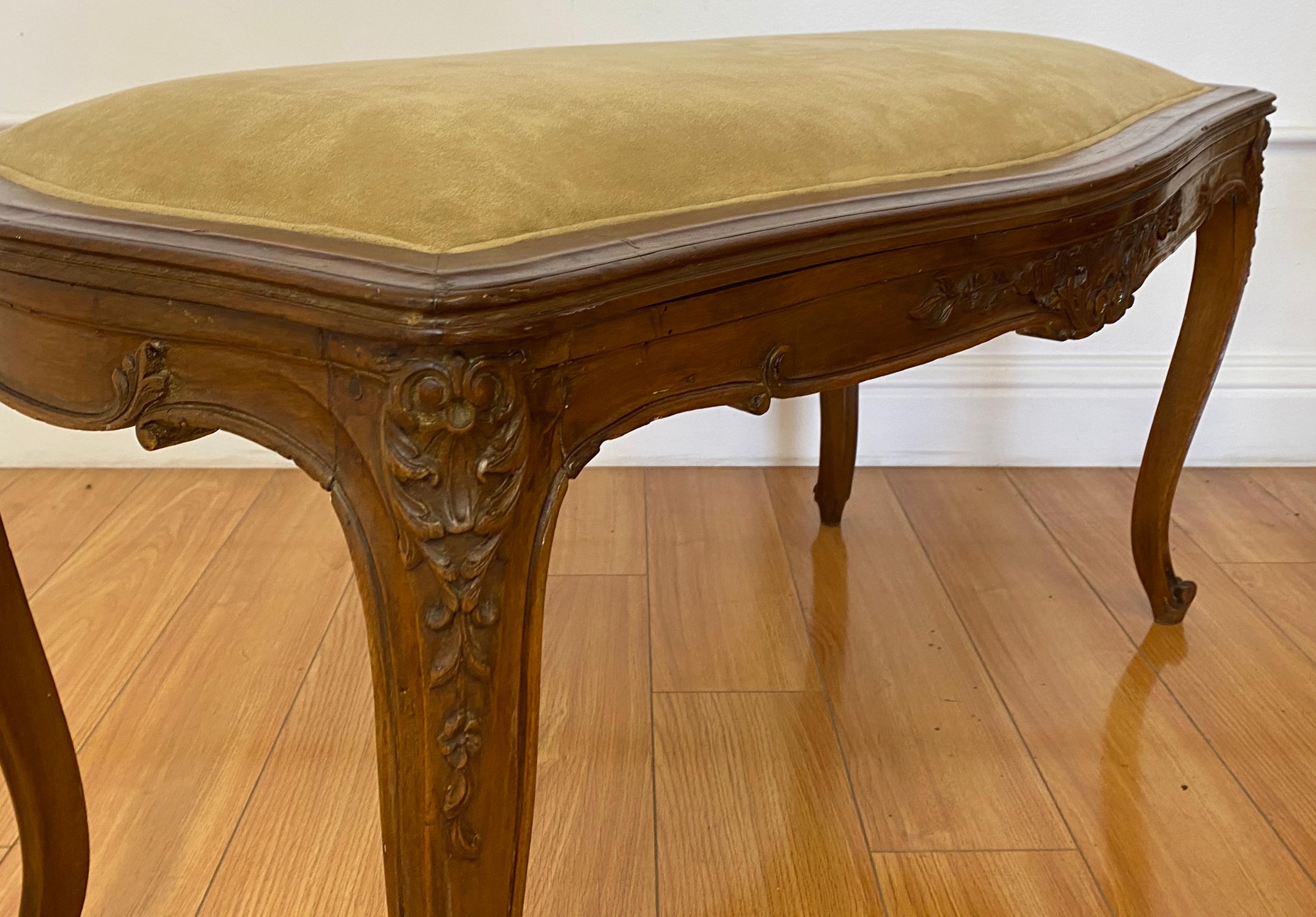 Early 20th Century Hand Carved French Walnut Bench, C.1900 In Good Condition In San Francisco, CA