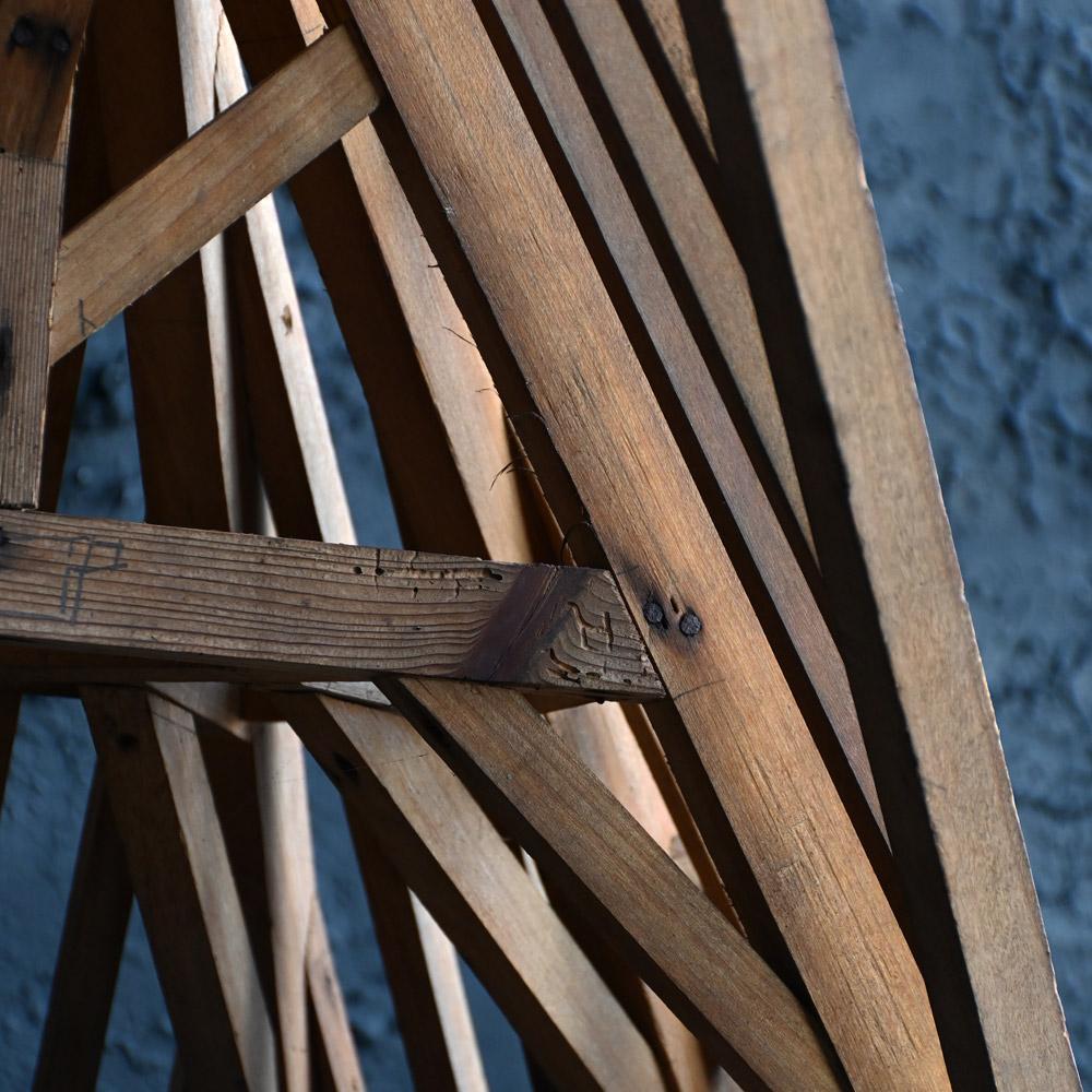 Modello di tetto angolare architettonico in pino intagliato a mano dei primi del Novecento in vendita 6