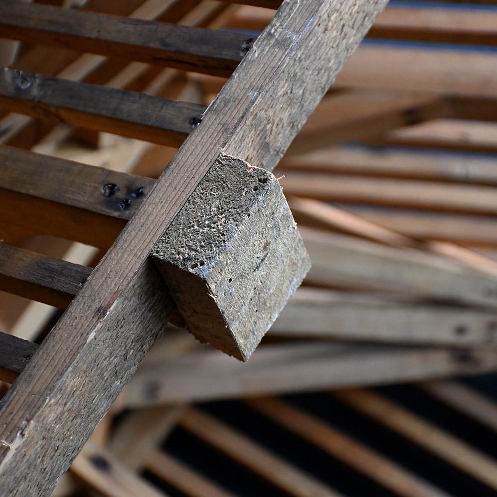 Modèle architectural en pin massif sculpté à la main au début du 20e siècle en vente 6