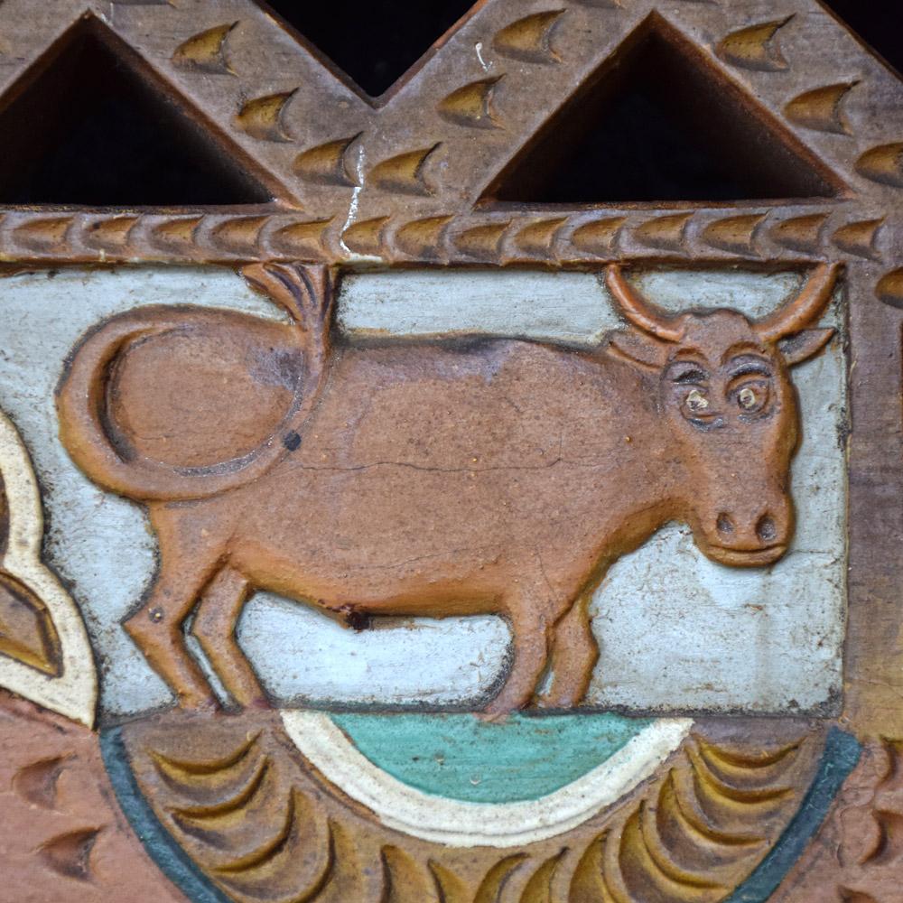 Milieu du XXe siècle Panneau de chariot de wagon européen artisanal en chêne sculpté à la main du début du XXe siècle