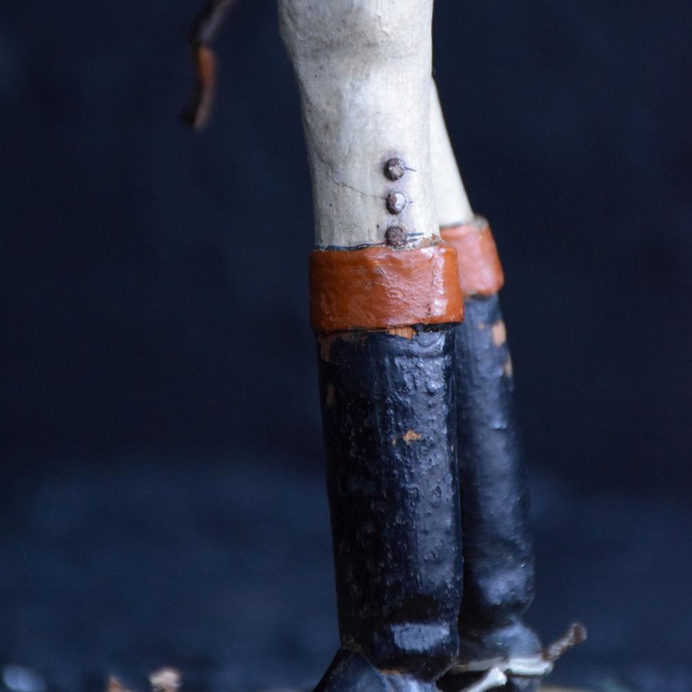 Figure de jockey en papier mâché sculptée à la main au début du 20e siècle en vente 1