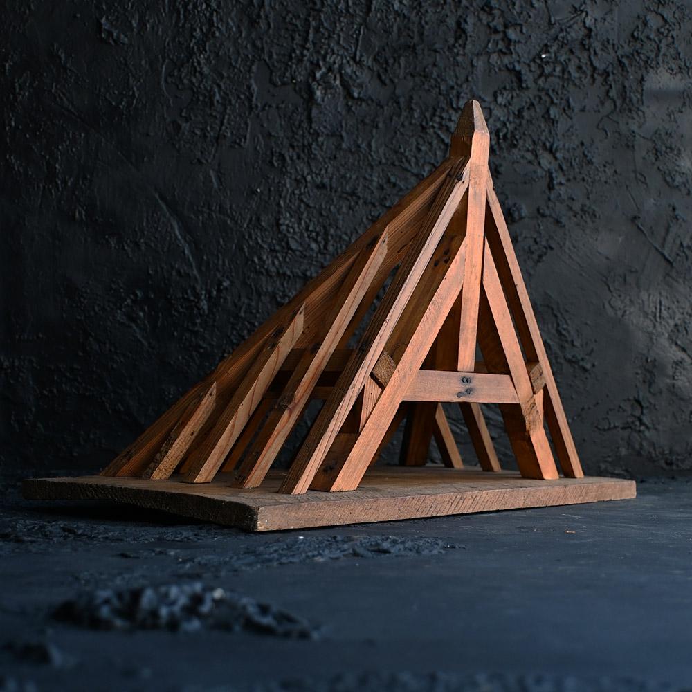 Modello architettonico in pino intagliato a mano dei primi del Novecento in vendita 2