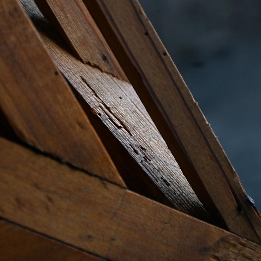 Modello architettonico in pino intagliato a mano dei primi del Novecento in vendita 4