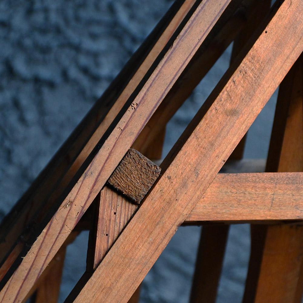 Modello architettonico in pino intagliato a mano dei primi del Novecento in vendita 1