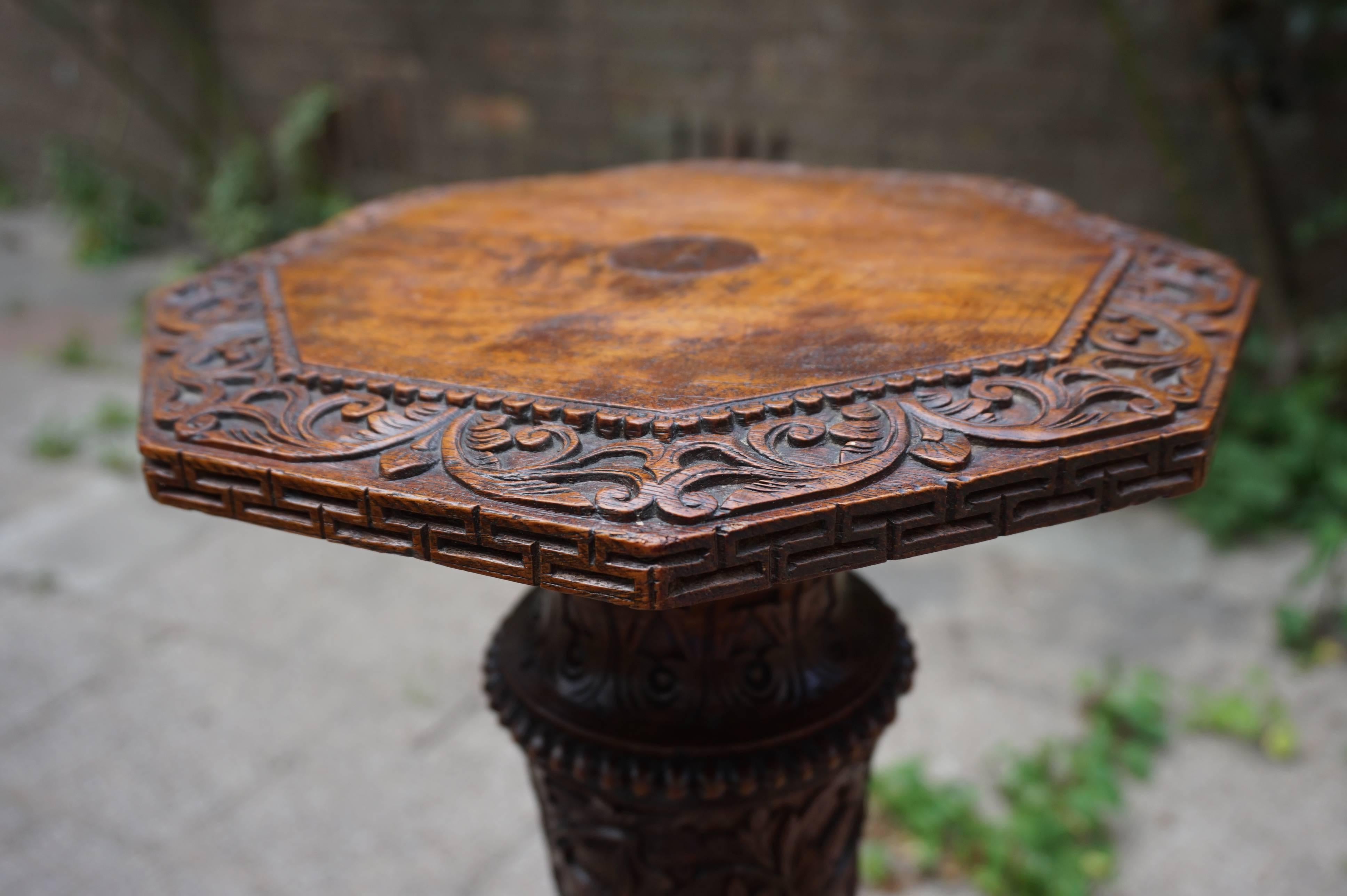 Early 20th Century Hand-Carved Stunning Hardwood Dutch Colonial Pedestal Stand For Sale 6