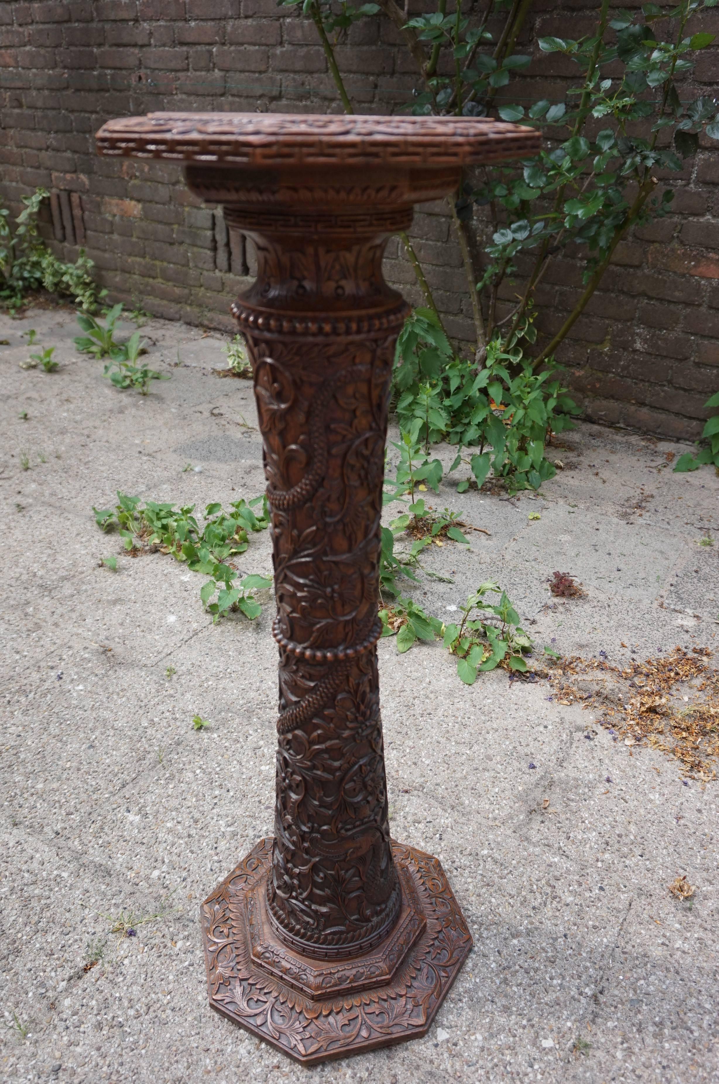 Early 20th Century Hand-Carved Stunning Hardwood Dutch Colonial Pedestal Stand For Sale 9