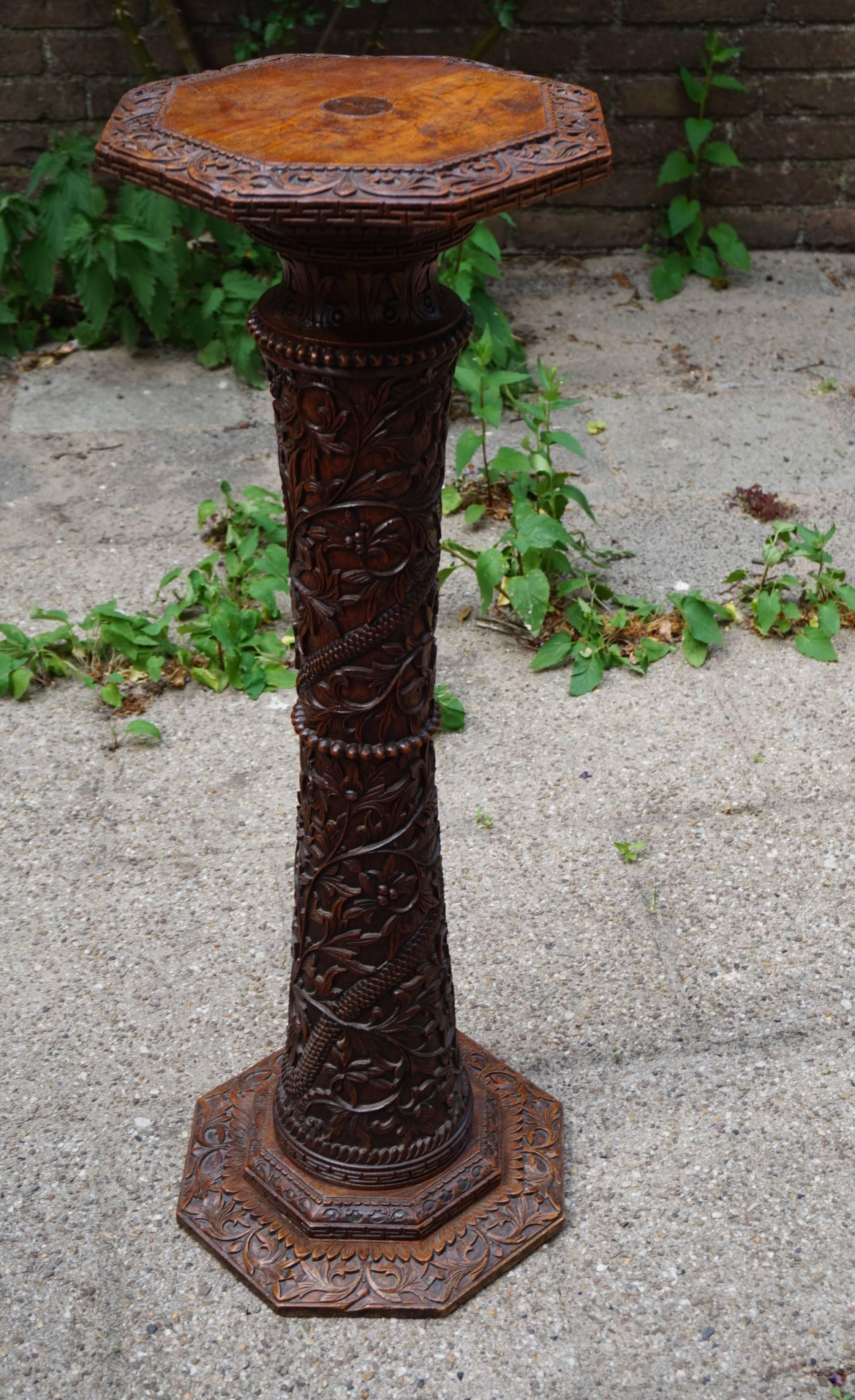 Early 20th Century Hand-Carved Stunning Hardwood Dutch Colonial Pedestal Stand For Sale 13