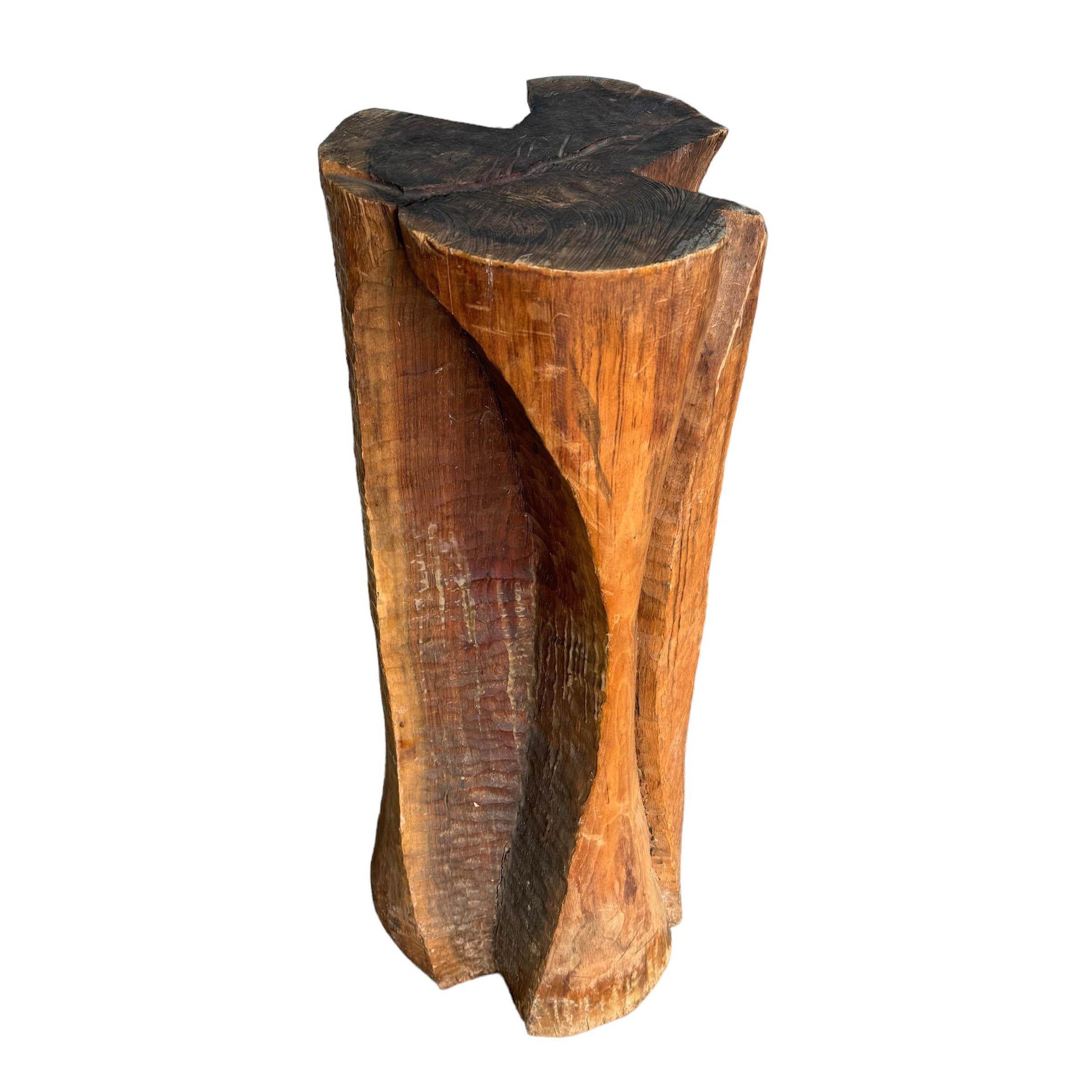 Bois Début du 20e siècle, The Pedestal en Wood Wood sculpté à la main en vente