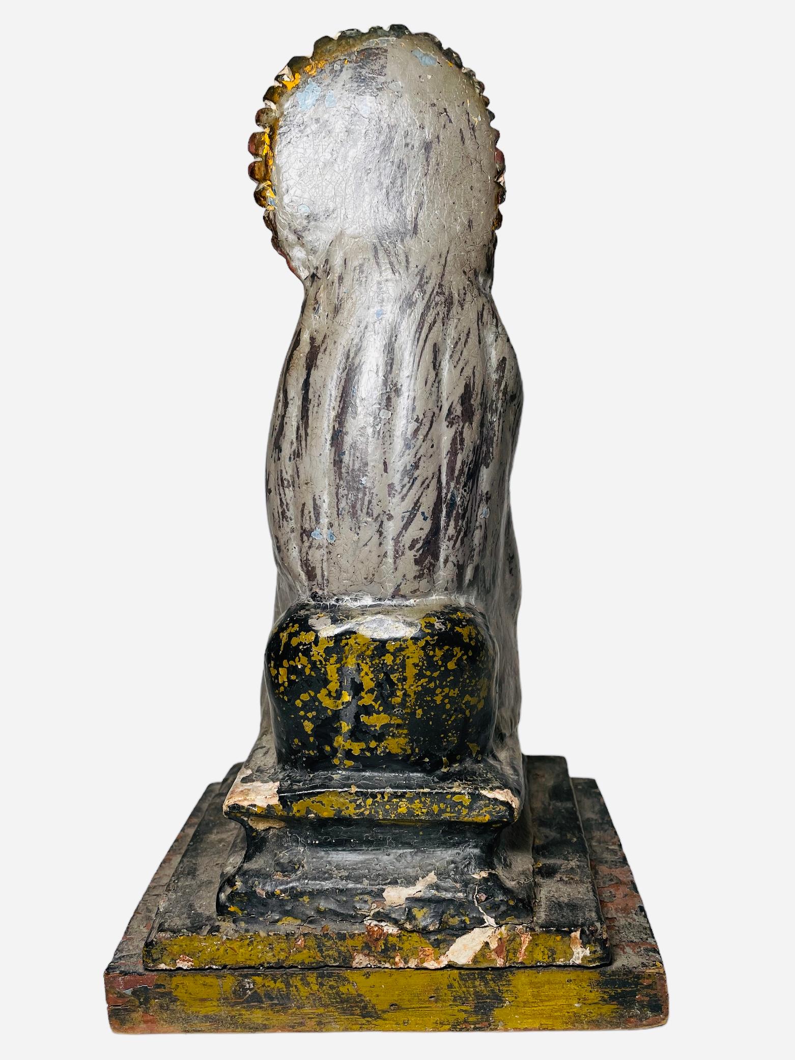 Début du 20ème siècle Sculpture en bois sculpté à la main de Notre Dame de Monserrat en vente 3