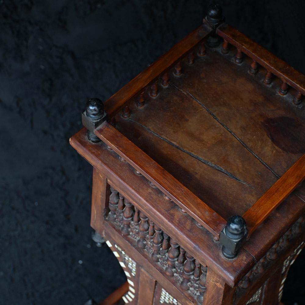 Early 20th Century Hand Crafted Inlaid Syrian Plant Stand For Sale 5