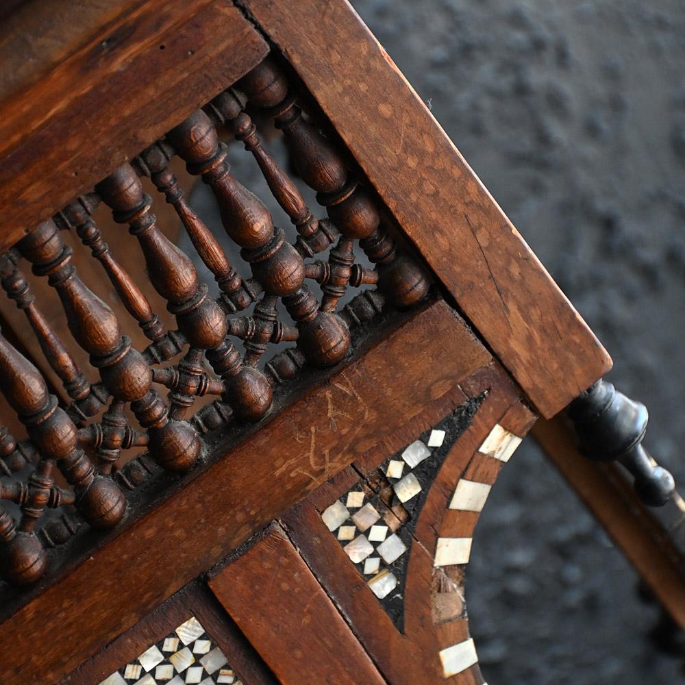 Early 20th Century Hand Crafted Inlaid Syrian Plant Stand In Fair Condition For Sale In London, GB
