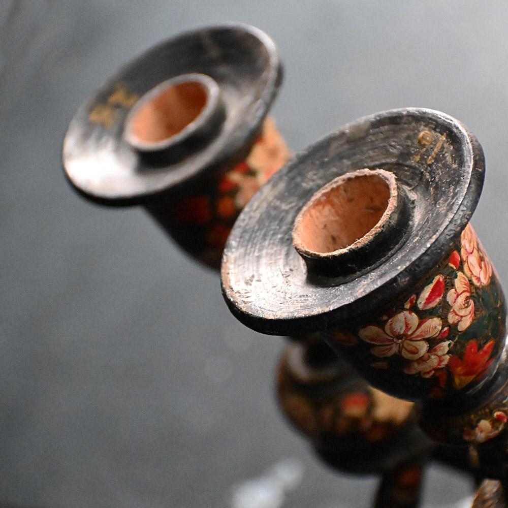 Anfang des 20. Jahrhunderts handgefertigte Kashmiri Candle Sticks und Box    im Angebot 2