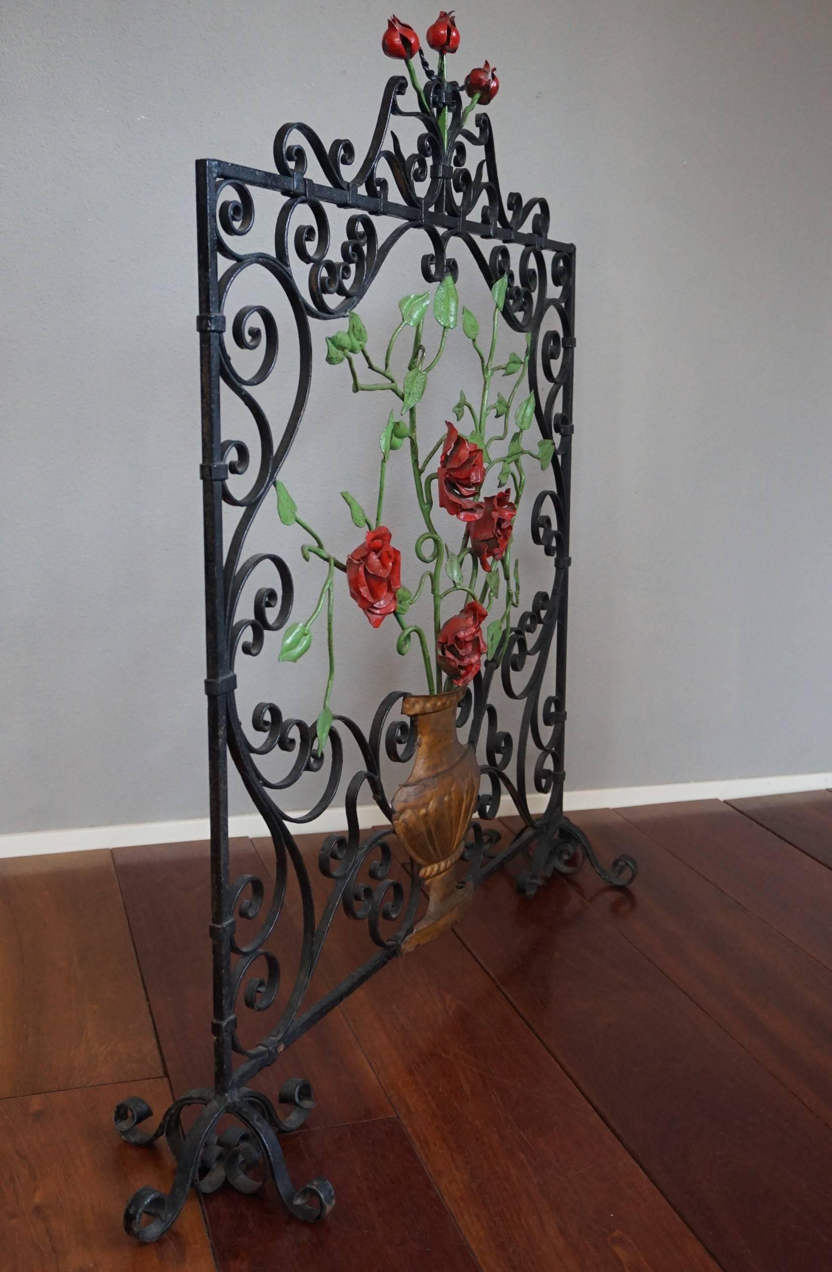 Early 20th Century Handcrafted Wrought Iron Firescreen with Roses in Vase Decor 1
