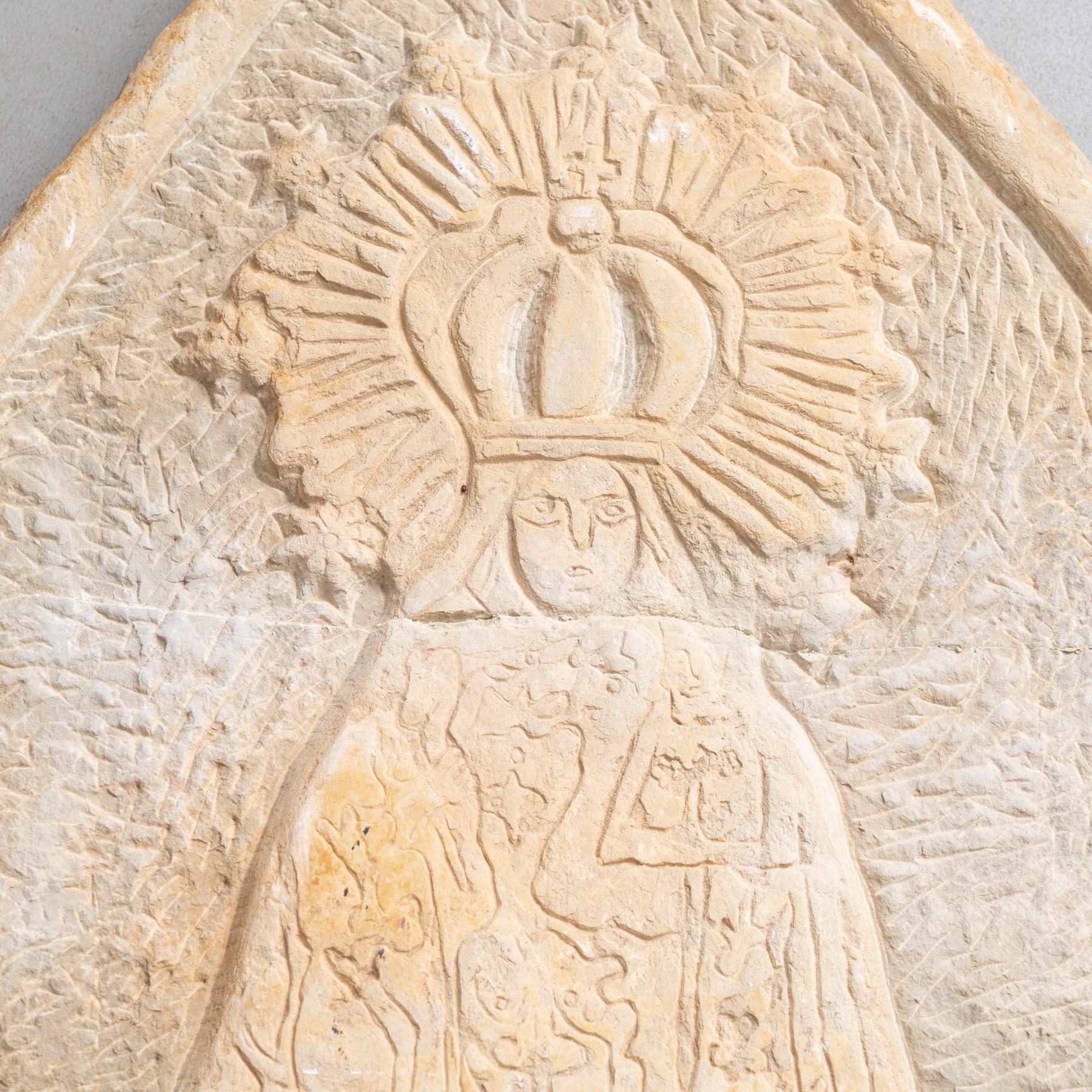 Early 20th Century Hand-Engraved Wall Stone Sculpture In Fair Condition In Barcelona, ES