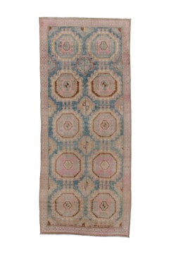Early 20th Century Hand Knotted Sarab Rug with Teal & Blush Octagon Medallions