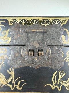 Early 20th century hand painted Chinese export large jewelry box