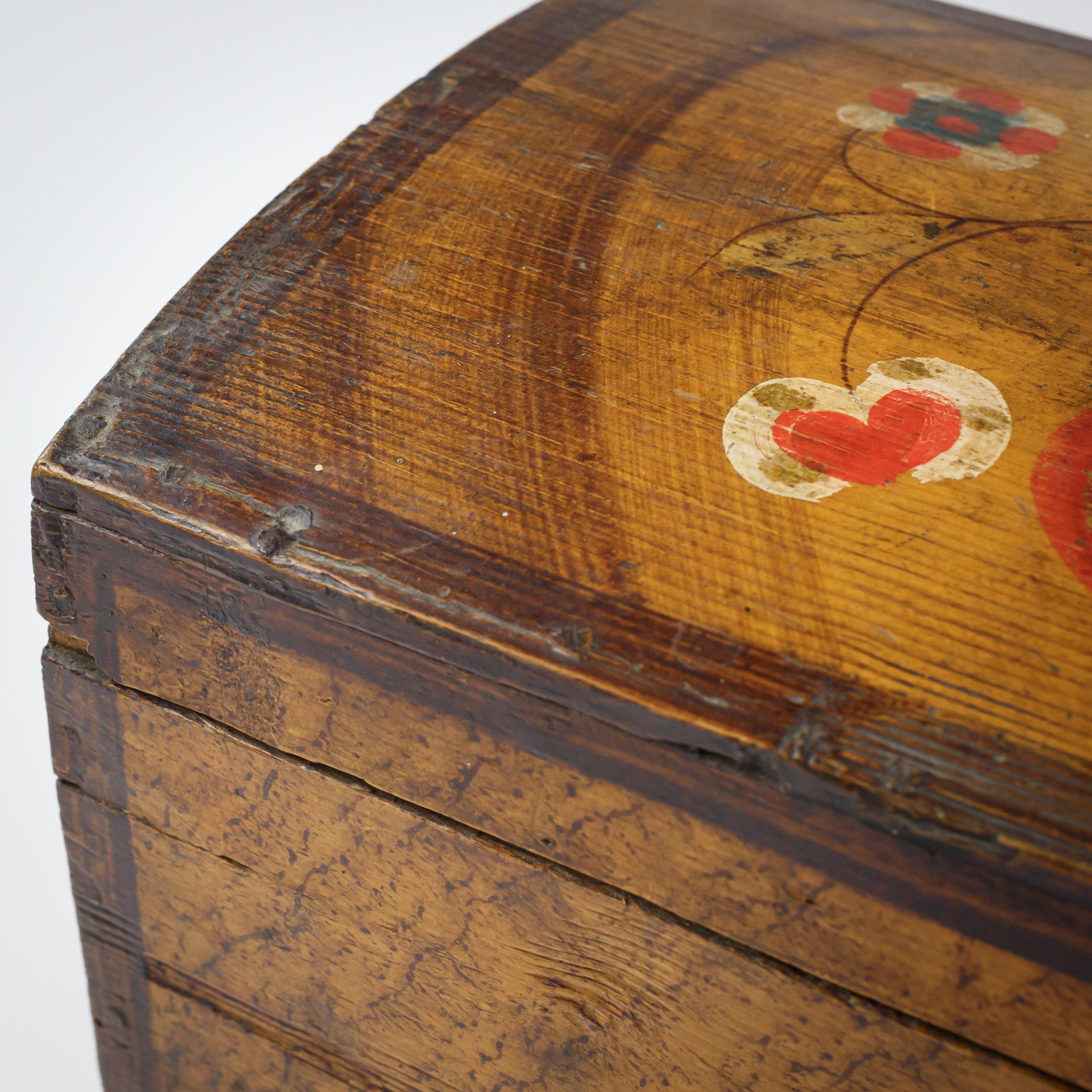 Early 20th Century Hand Painted French Marriage or Love Token Trunk For Sale 9