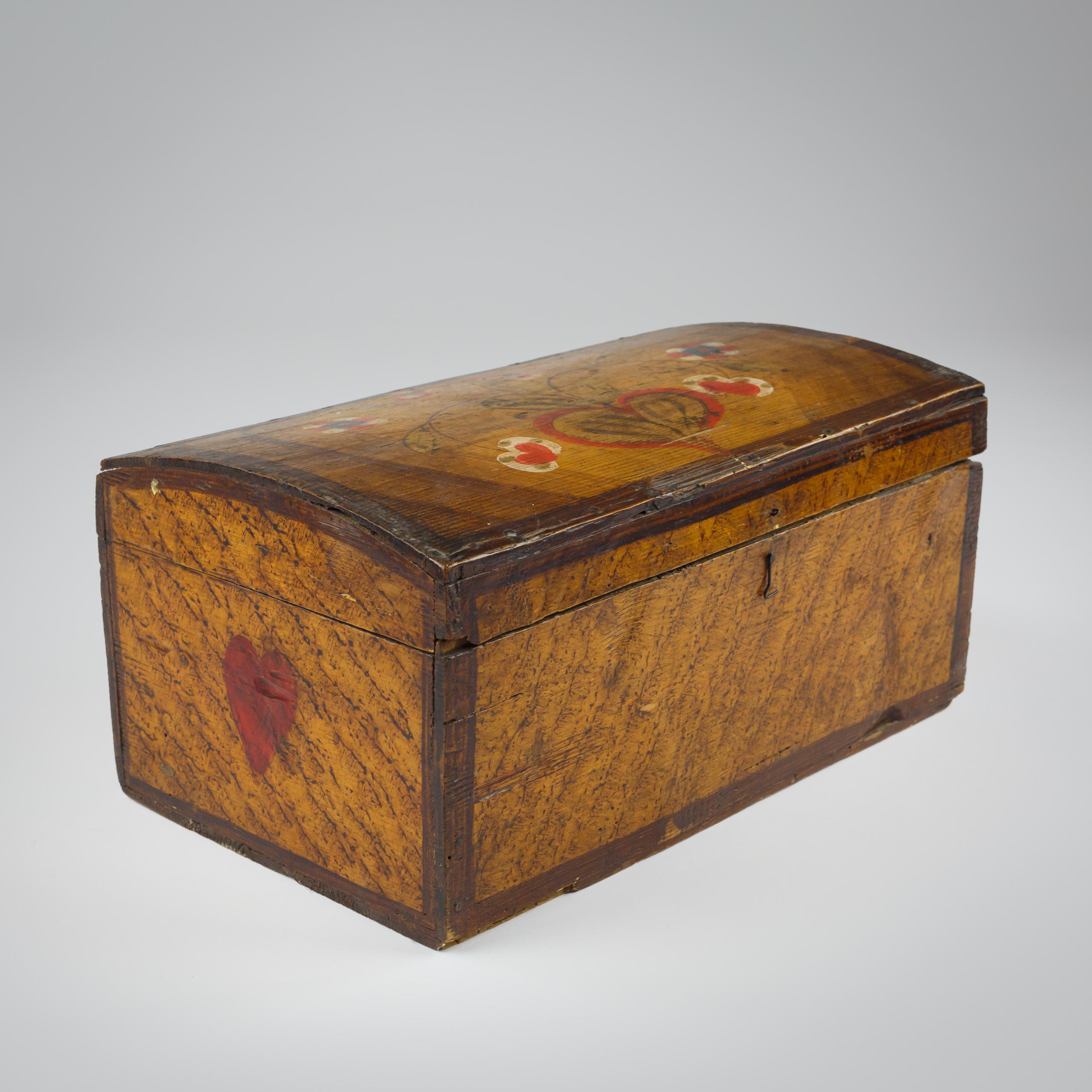 Pine Early 20th Century Hand Painted French Marriage or Love Token Trunk For Sale