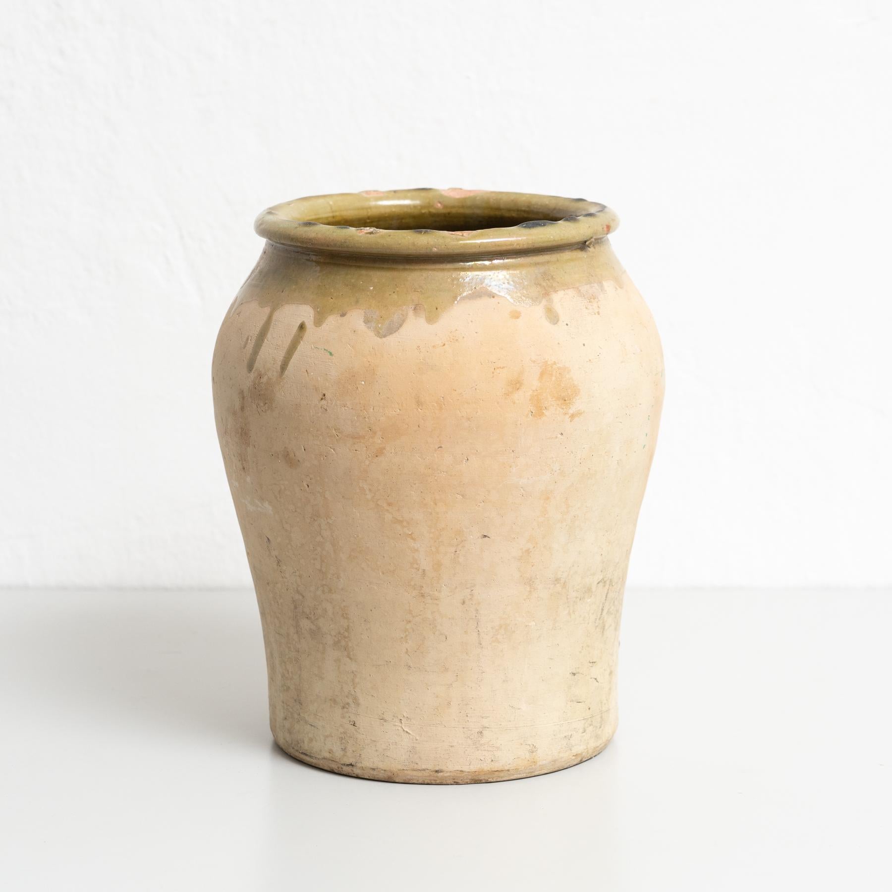 Vase en céramique du début du 20e siècle peint à la main en vert rustique populaire traditionnel Bon état - En vente à Barcelona, ES