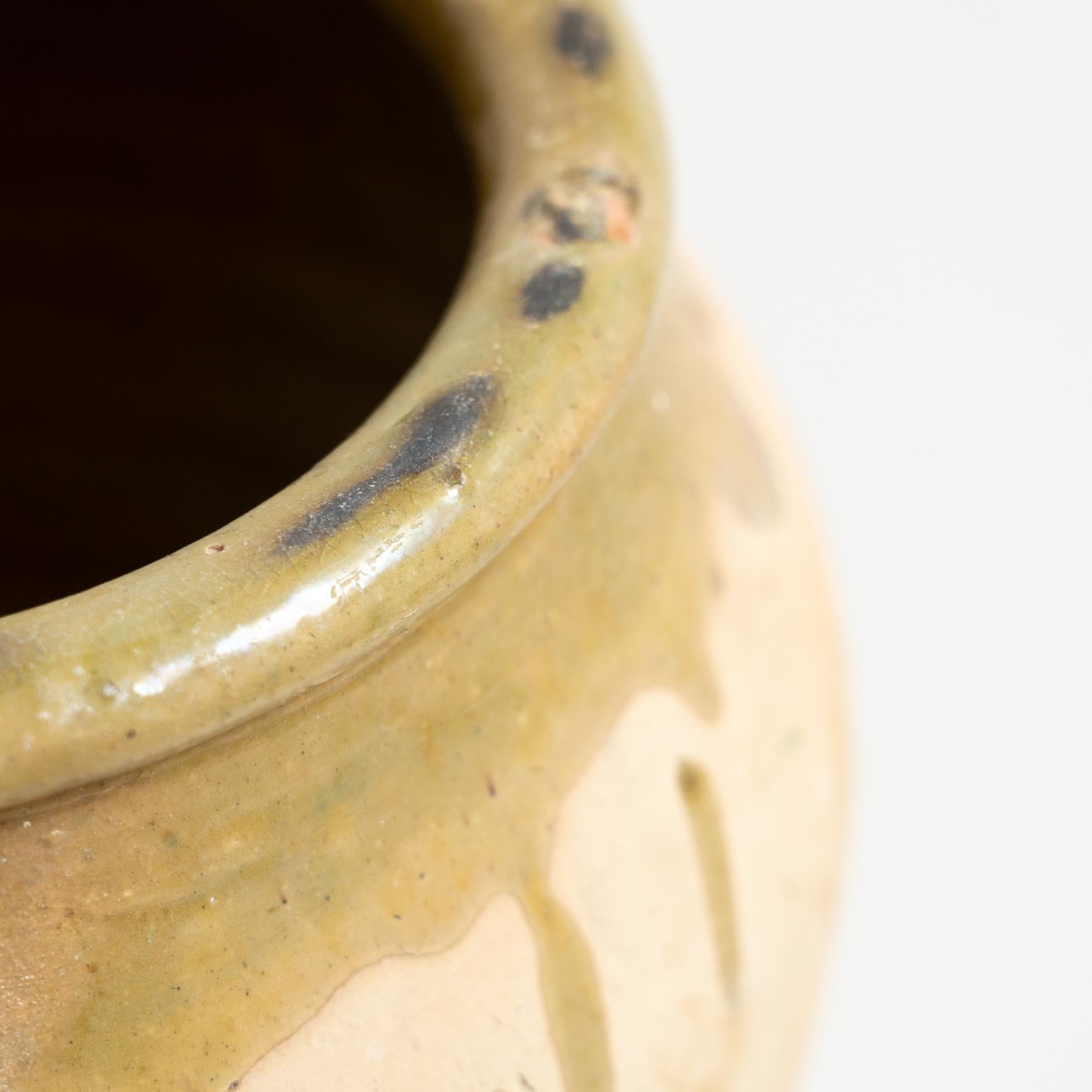 Vase en céramique du début du 20e siècle peint à la main en vert rustique populaire traditionnel en vente 1