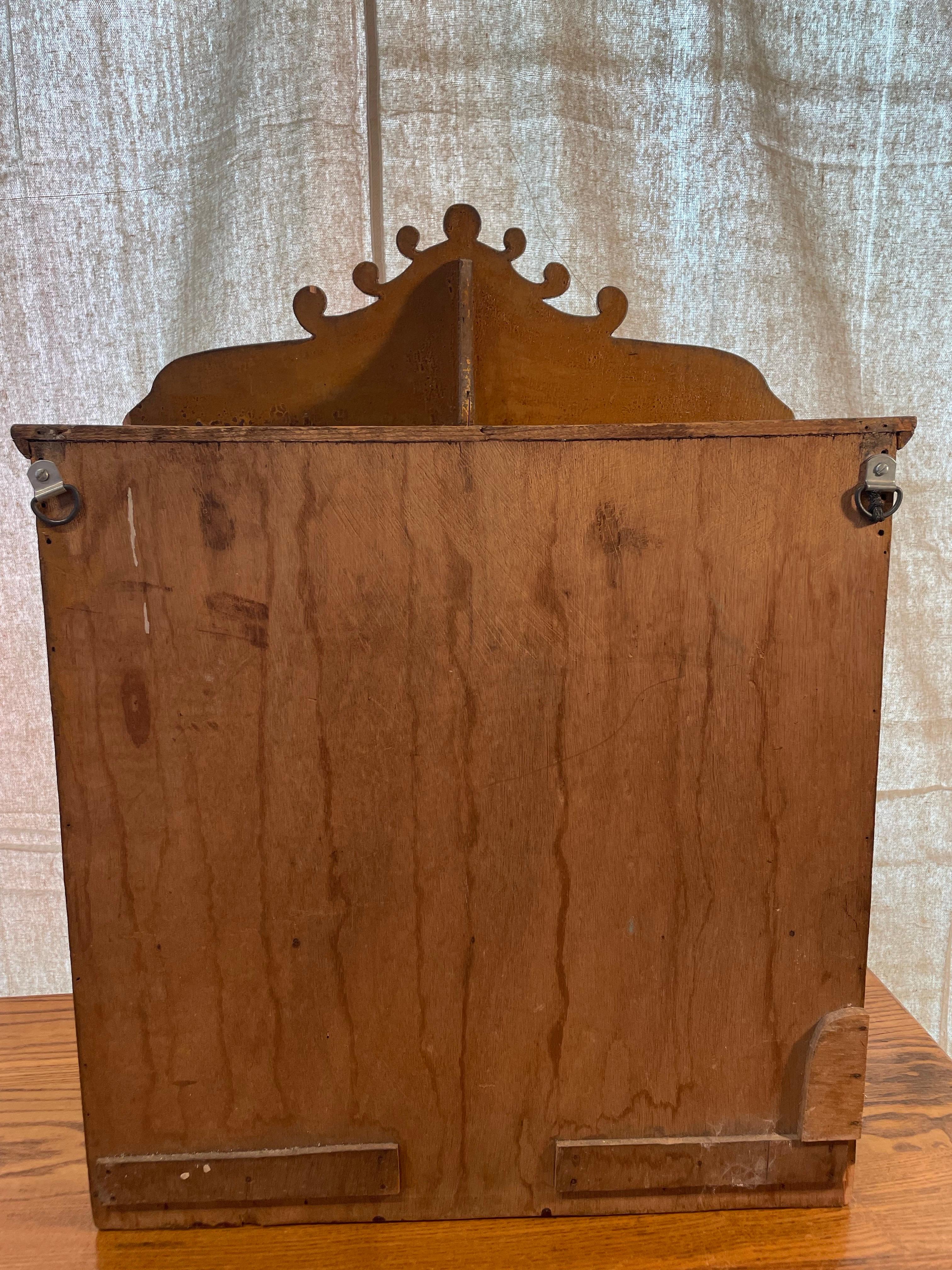 Early 20th Century Hand-Painted Hanging Wall Cabinet with Folk Art Detailing In Good Condition For Sale In Northport, MI