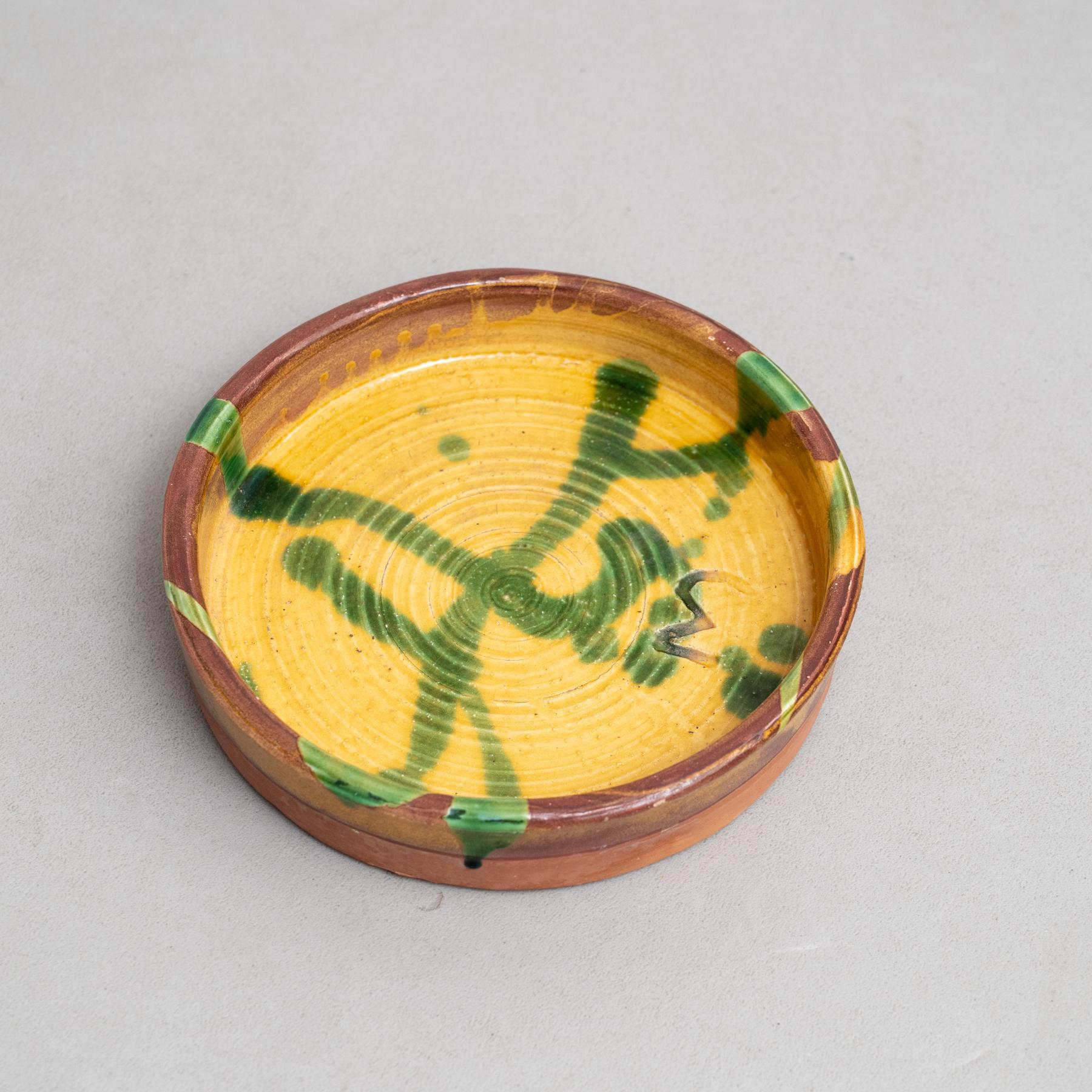 Anfang des 20. Jahrhunderts handbemalt Rustikal Beliebt Traditionell Keramik im Angebot 1