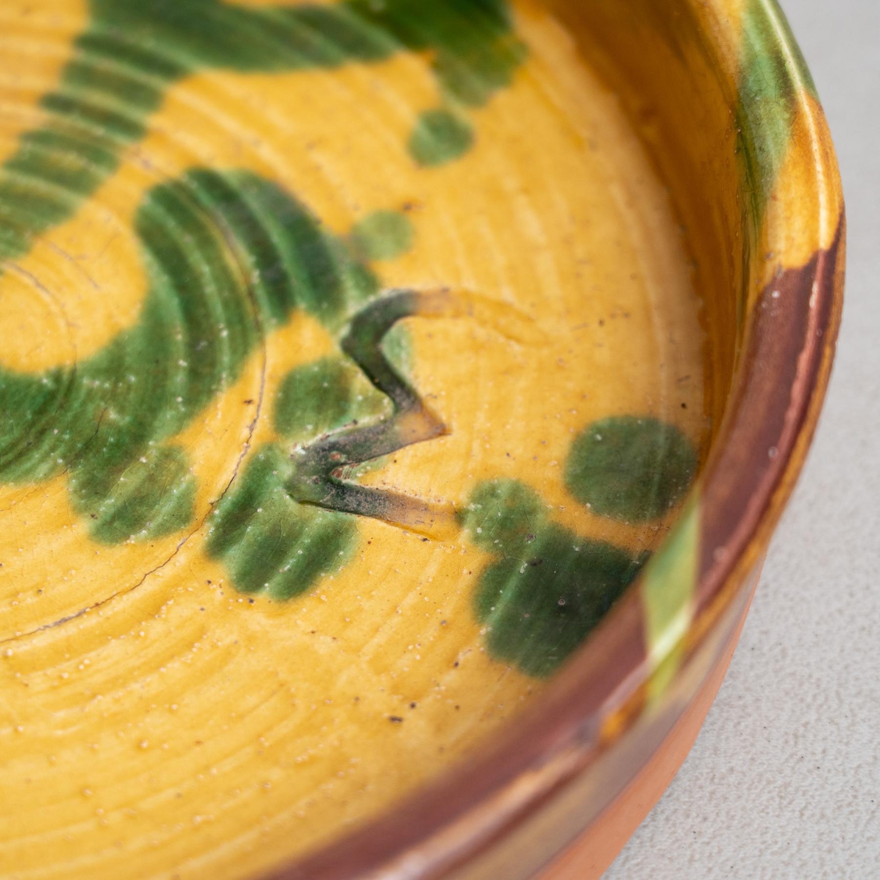  Anfang des 20. Jahrhunderts handbemalt Rustikal Beliebt Traditionell Keramik im Angebot 3