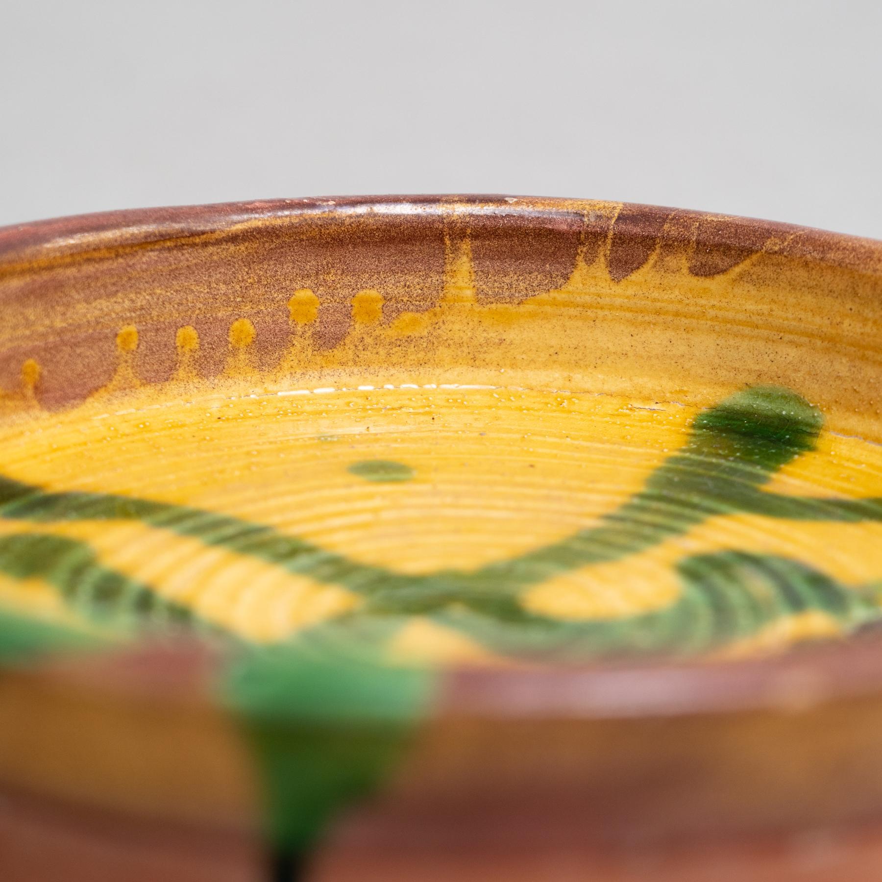  Anfang des 20. Jahrhunderts handbemalt Rustikal Beliebt Traditionell Keramik im Angebot 4