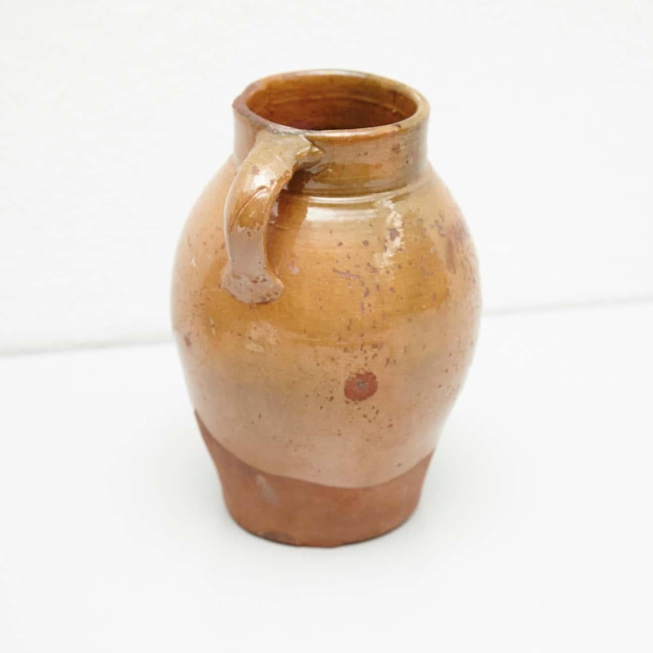 20ième siècle Vase en céramique du début du 20e siècle, peint à la main, rustique, populaire et traditionnel en vente