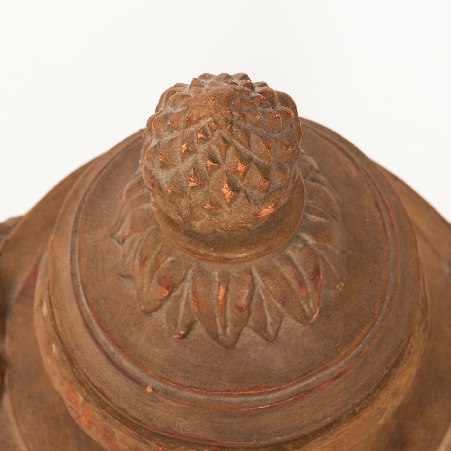 Early 20th Century Hand-Sculpted Terracotta Urn In Good Condition In Stamford, CT