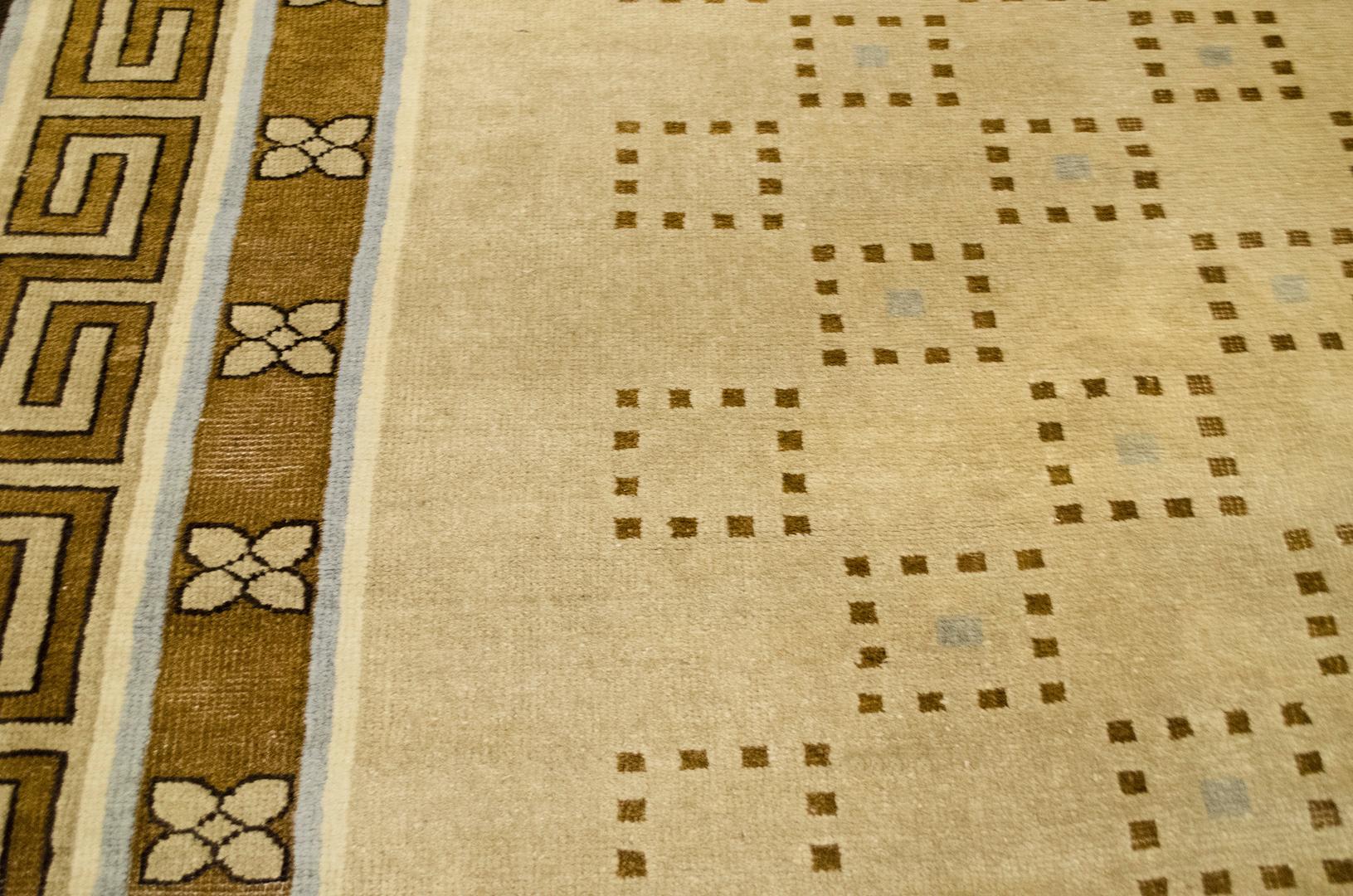 Alfombra Deco China Antigua Tejida a Mano de Principios del Siglo XX Exportación china en venta