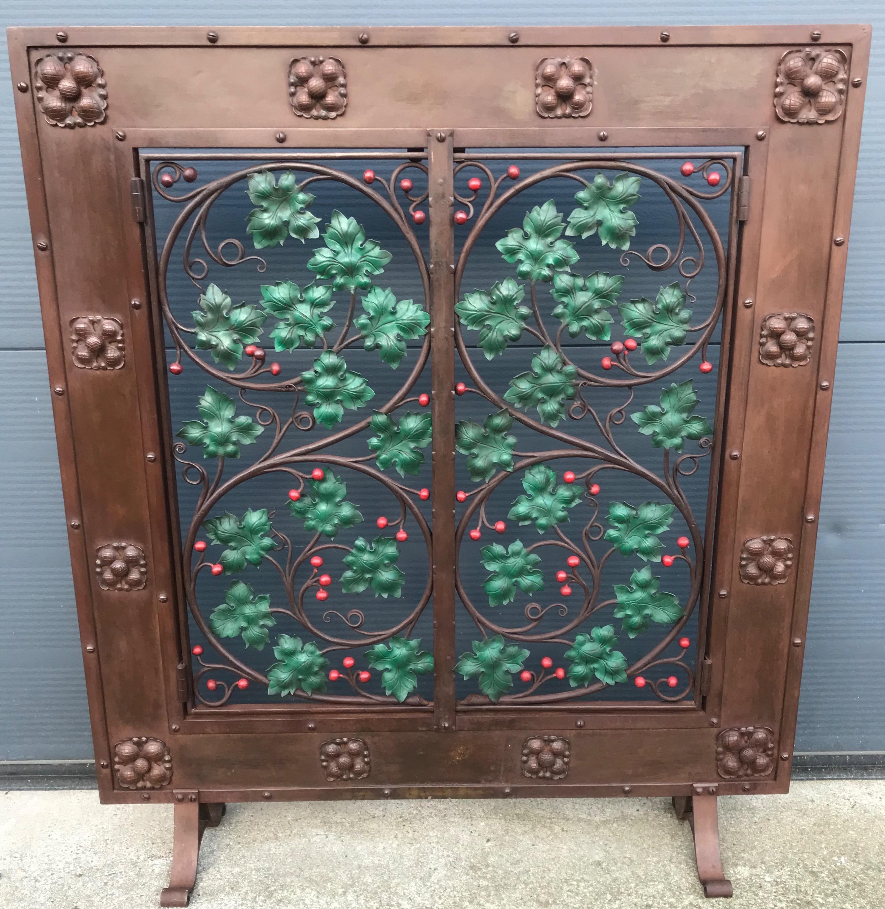 Early 20th Century Handcrafted Wrought Iron Firescreen with Branch & Leaf Decor 8
