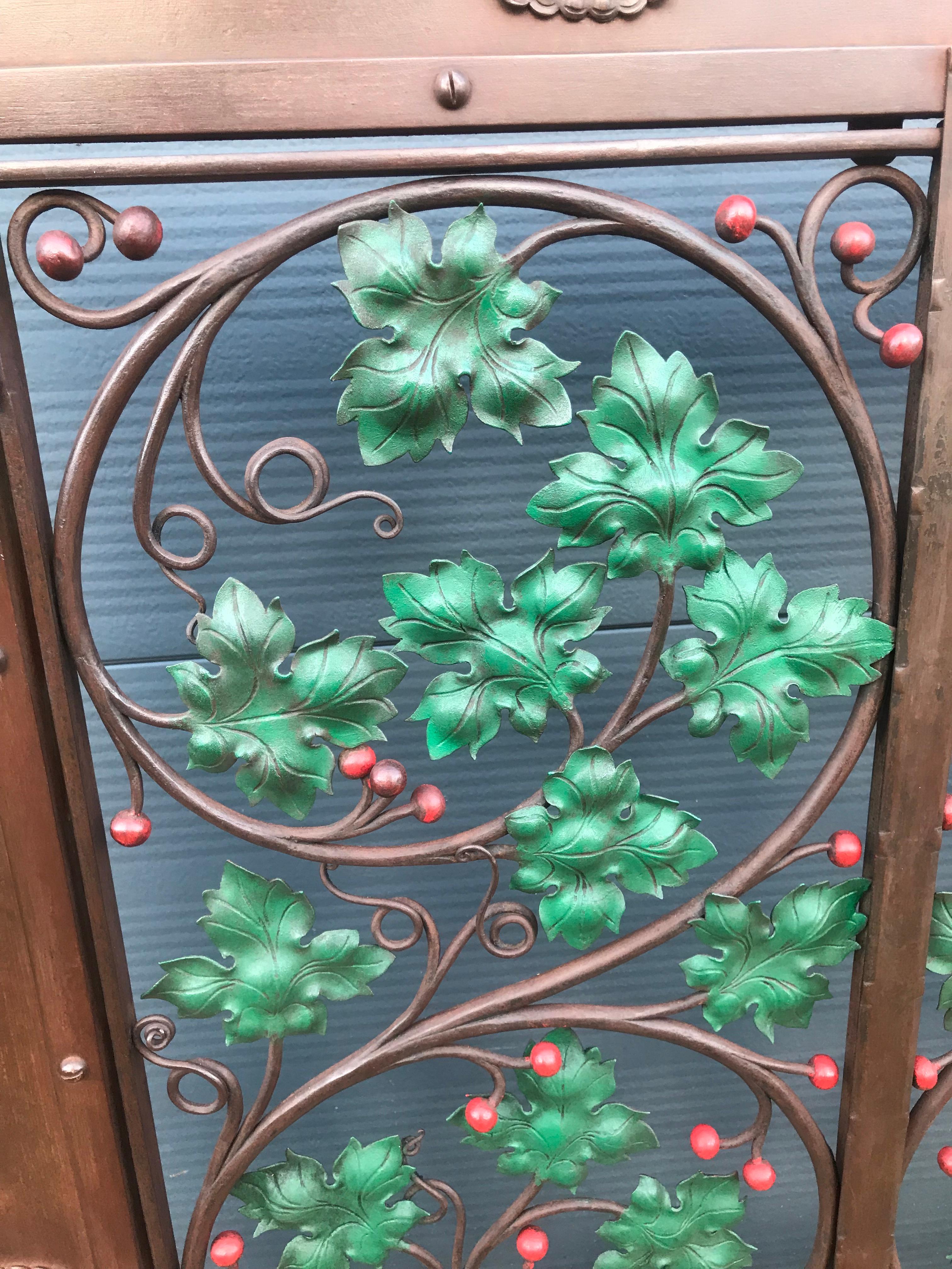 Early 20th Century Handcrafted Wrought Iron Firescreen with Branch & Leaf Decor 9