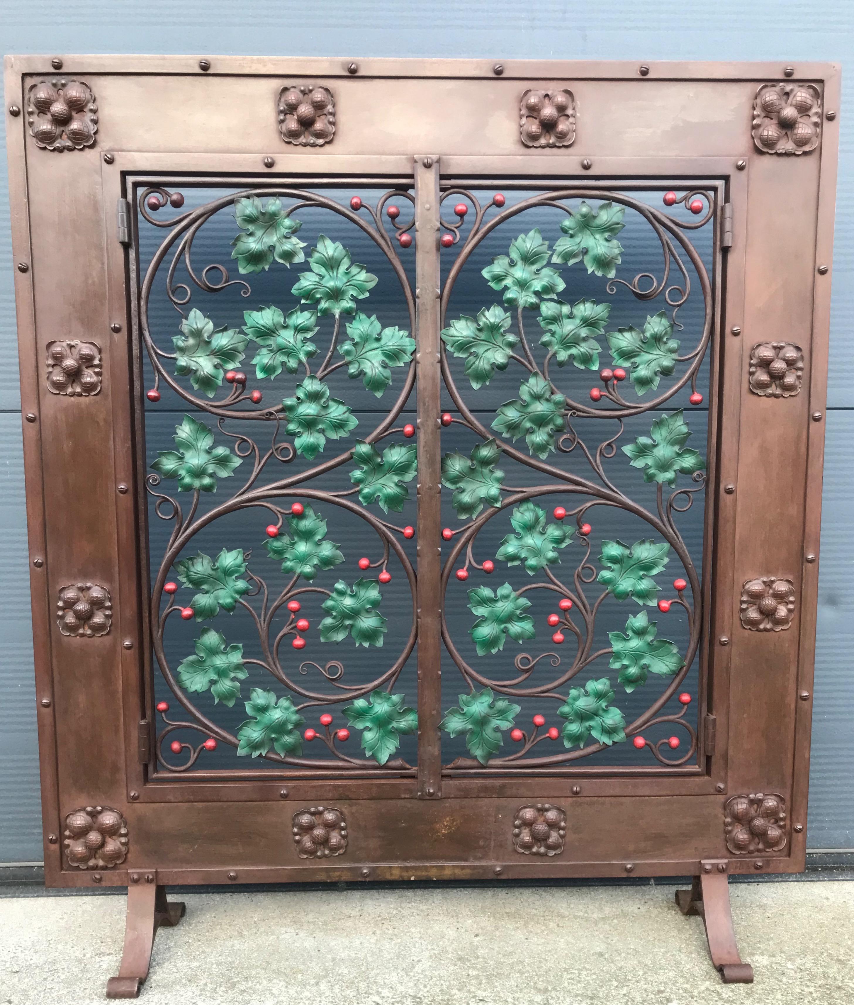 Early 20th Century Handcrafted Wrought Iron Firescreen with Branch & Leaf Decor 10