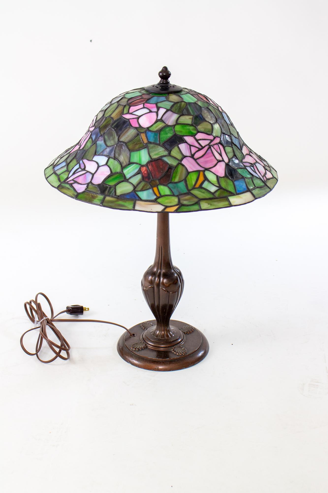 American Early 20th Century Handel Table Lamp with Stained Glass Shade