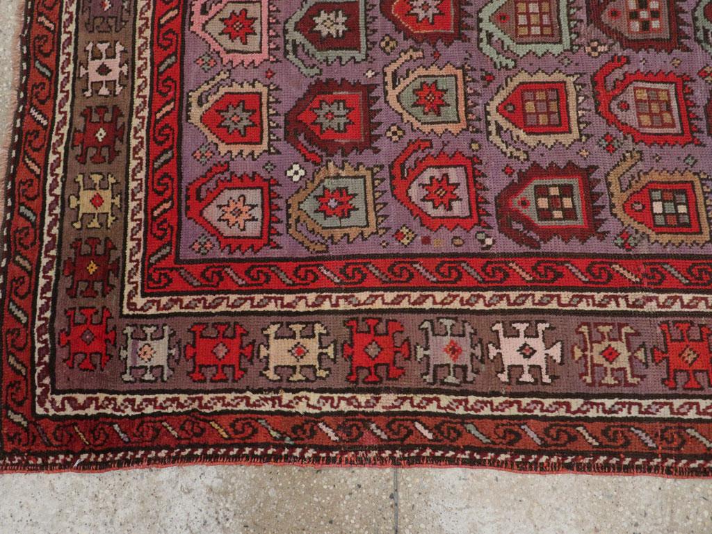 Early 20th Century Handmade Caucasian Shirvan Small Accent Rug In Excellent Condition For Sale In New York, NY