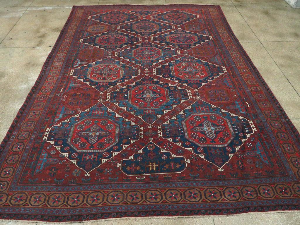 Early 20th Century Handmade Central Asian Flat-Weave Soumak Room Size Carpet In Excellent Condition In New York, NY