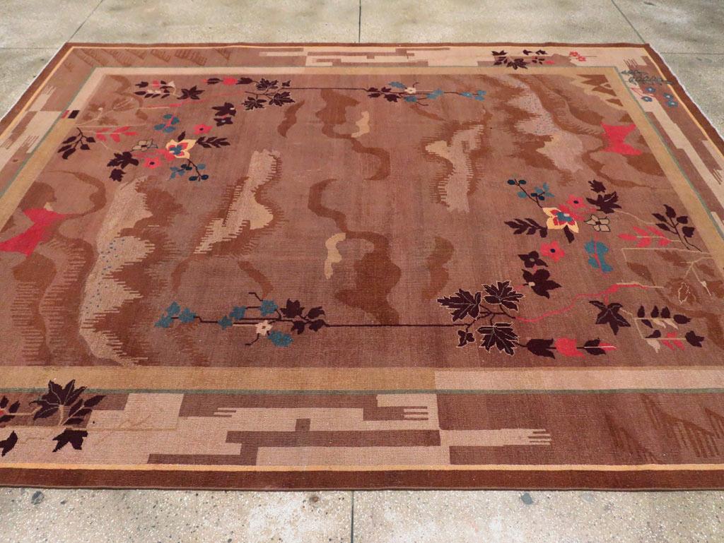 Early 20th Century Handmade Chinese Art Deco Room Size Carpet In Excellent Condition For Sale In New York, NY