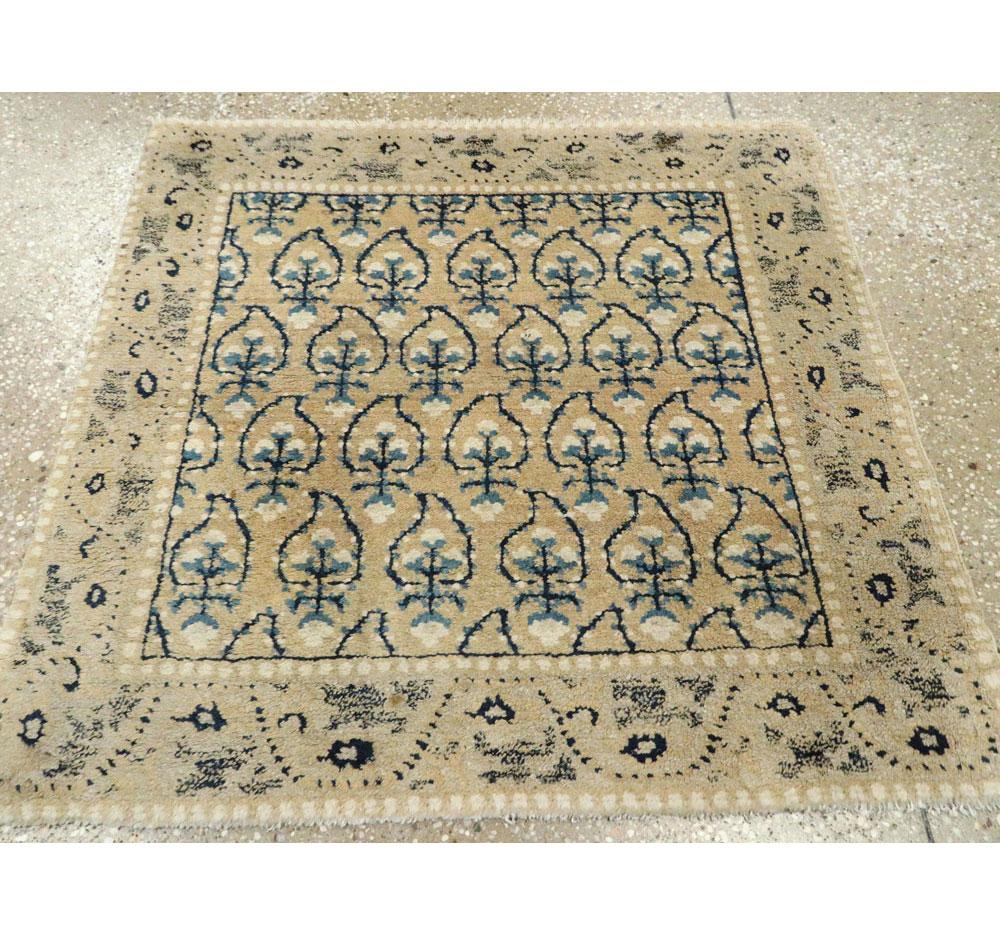 Chinoiserie Early 20th Century Handmade Chinese Square Throw Rug