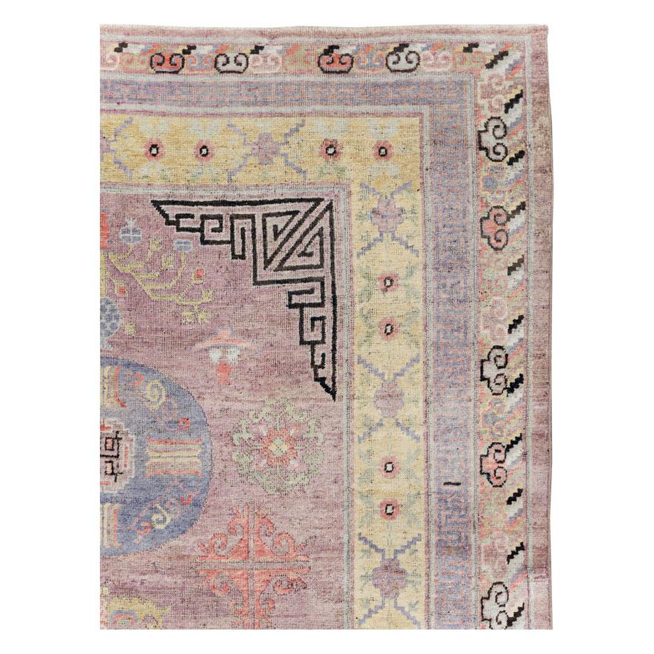 Handgefertigter Ostturkestanischer Khotan-Galerie-Teppich des frühen 20. Jahrhunderts im Zustand „Hervorragend“ im Angebot in New York, NY