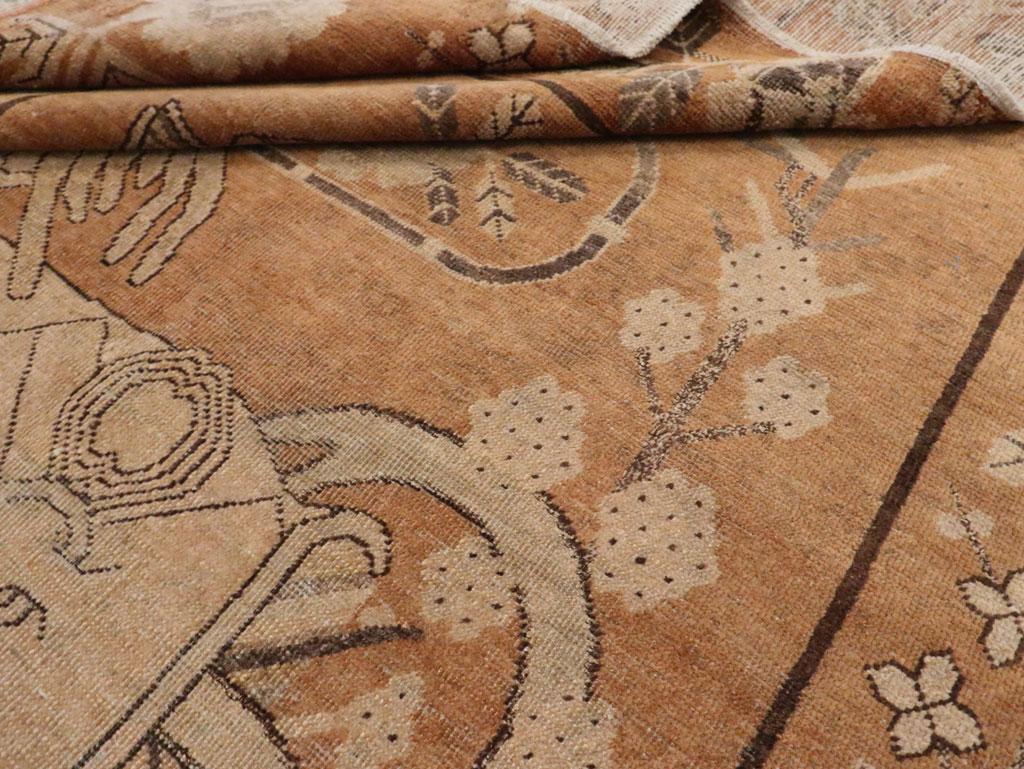 Handgefertigter ostaturkestanischer Bildteppich mit Khotan-Akzent aus dem frühen 20. Jahrhundert 2