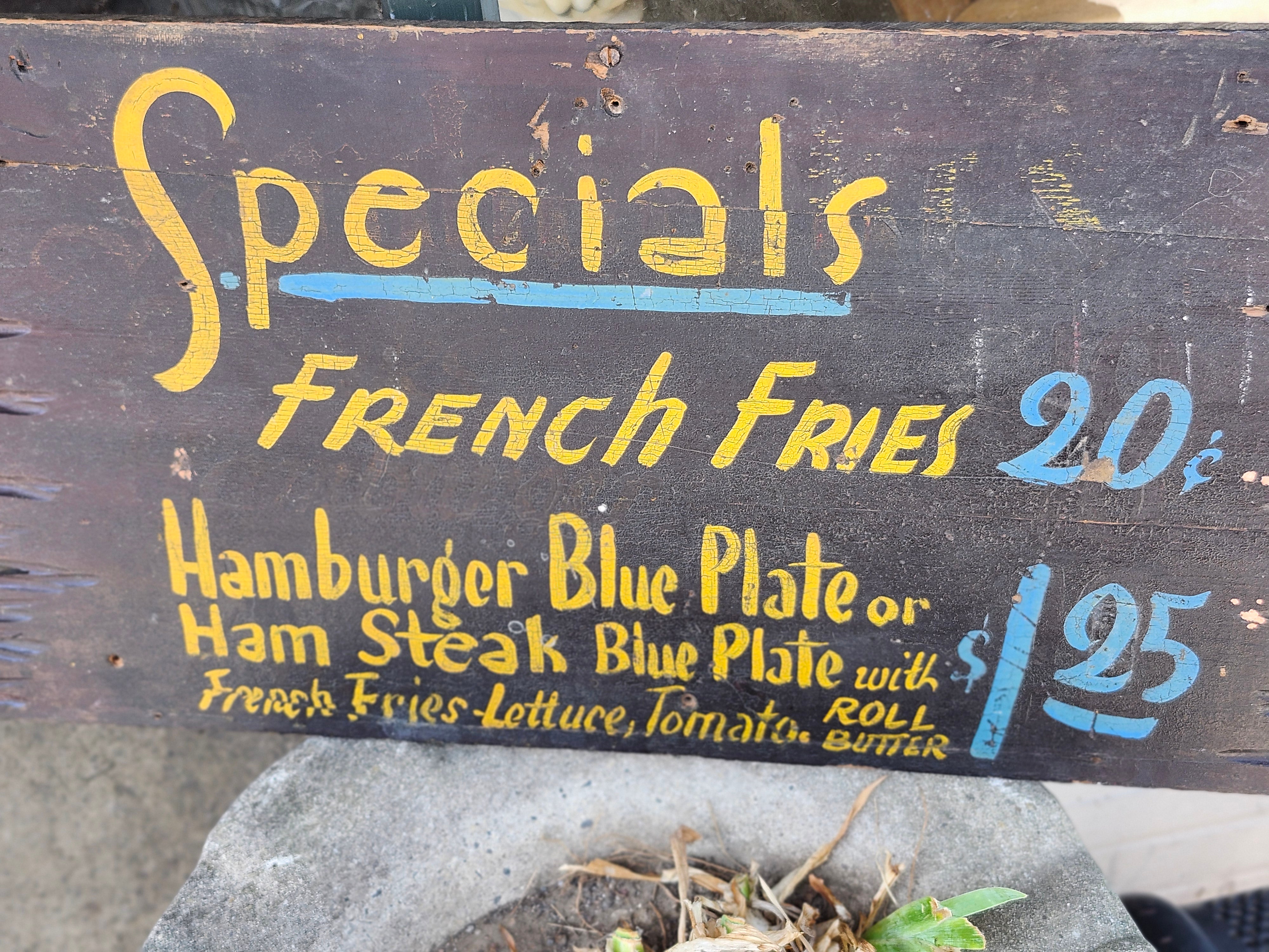 Américain Début du 20e siècle Tableau de menu folklorique sculpté à la main Adirondack en vente