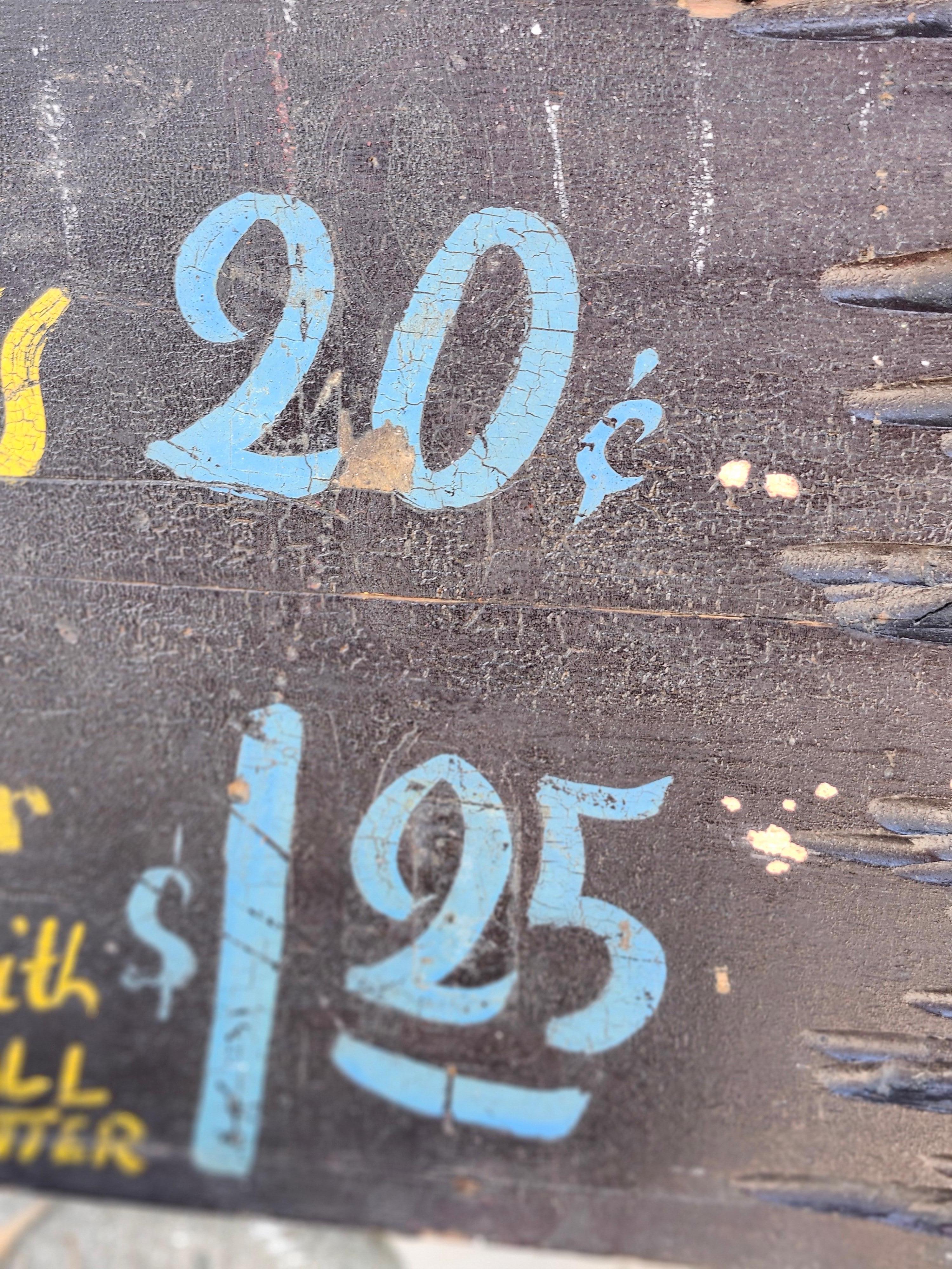 Bois de feuillus Début du 20e siècle Tableau de menu folklorique sculpté à la main Adirondack en vente