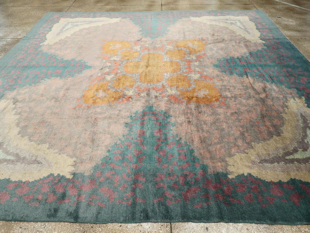 Early 20th Century Handmade French Art Deco Square Room Size Carpet In Excellent Condition For Sale In New York, NY