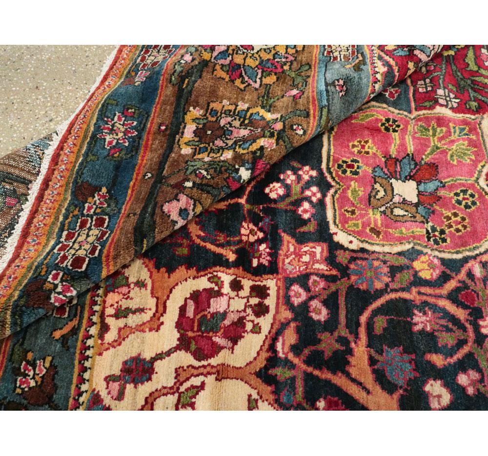 Early 20th Century Handmade Persian Bakhtiari Tribal Room Size Carpet 4