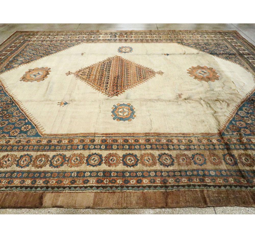 Early 20th Century Handmade Persian Bakshaish Large Room Size Carpet For Sale 2