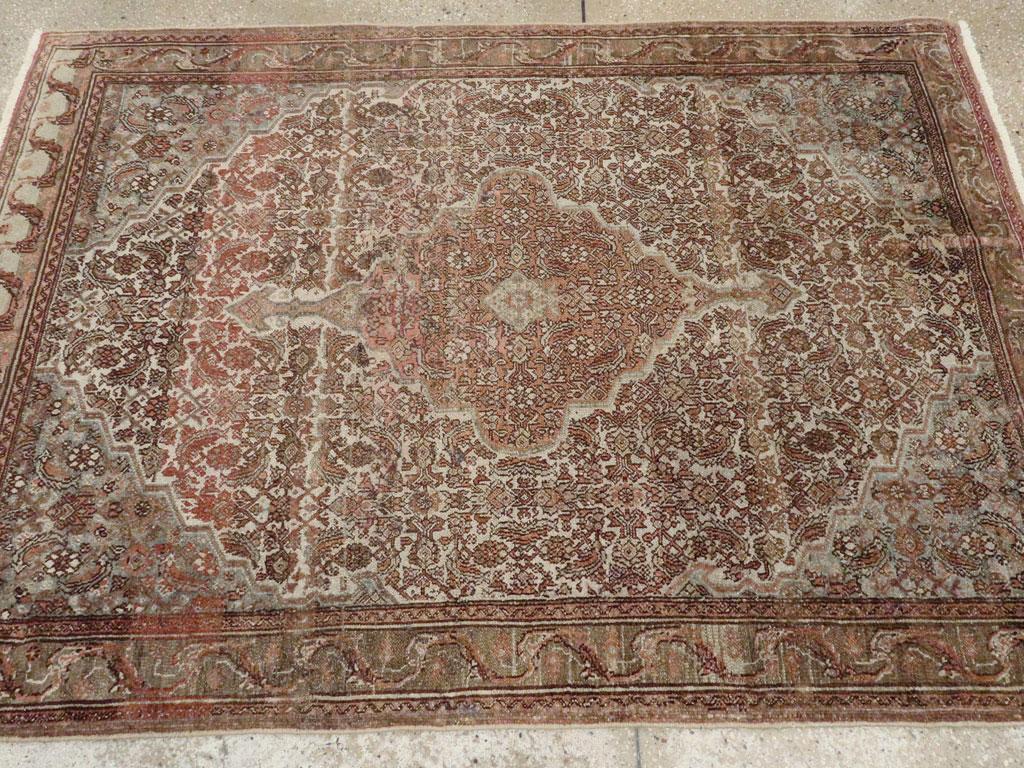 Early 20th Century Handmade Persian Bibikabad Accent Rug In Good Condition For Sale In New York, NY