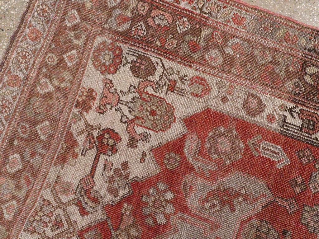 Alfombra de acento persa bidjar de principios del siglo XX hecha a mano Persa en venta