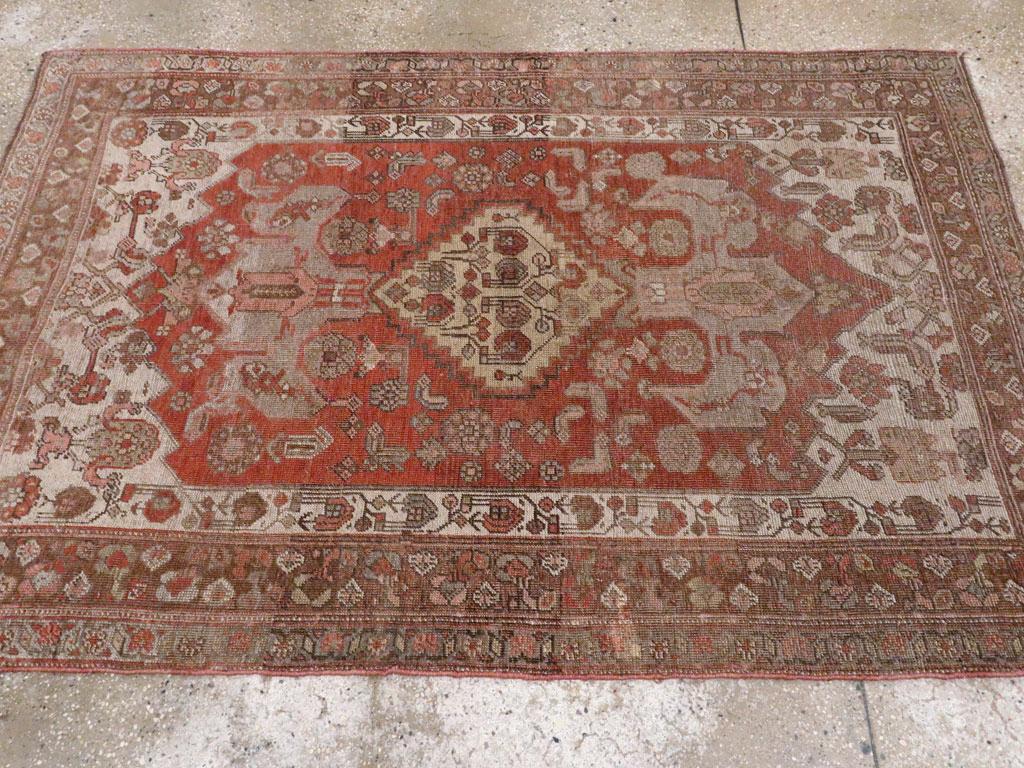 Early 20th Century Handmade Persian Bidjar Accent Rug In Good Condition For Sale In New York, NY